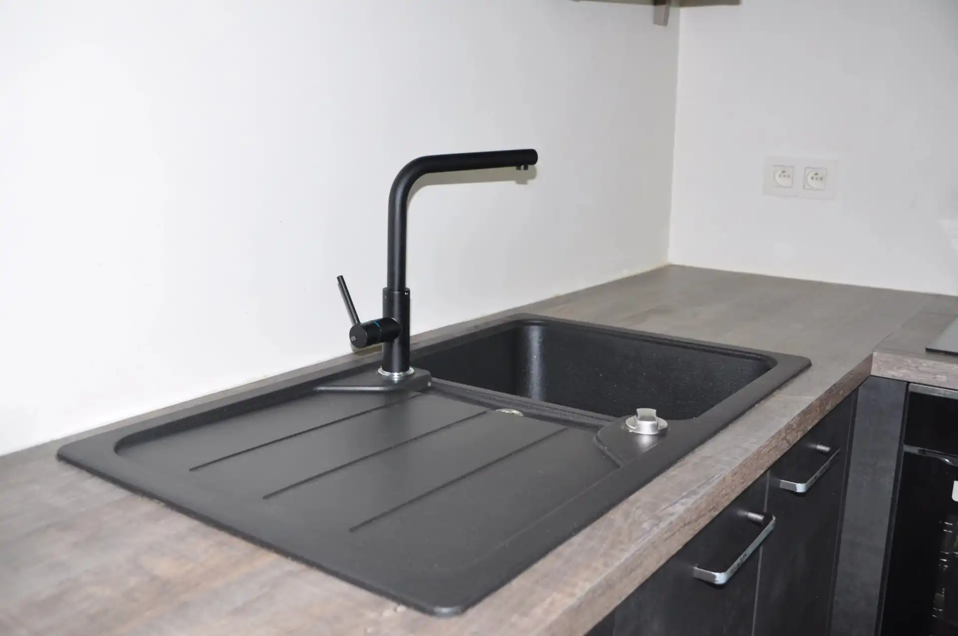 GEZELLIG APPARTEMENT MET 2 SLPKS VAN 74 M² OP EEN CENTRALE LIGGING IN HASSELT foto 8