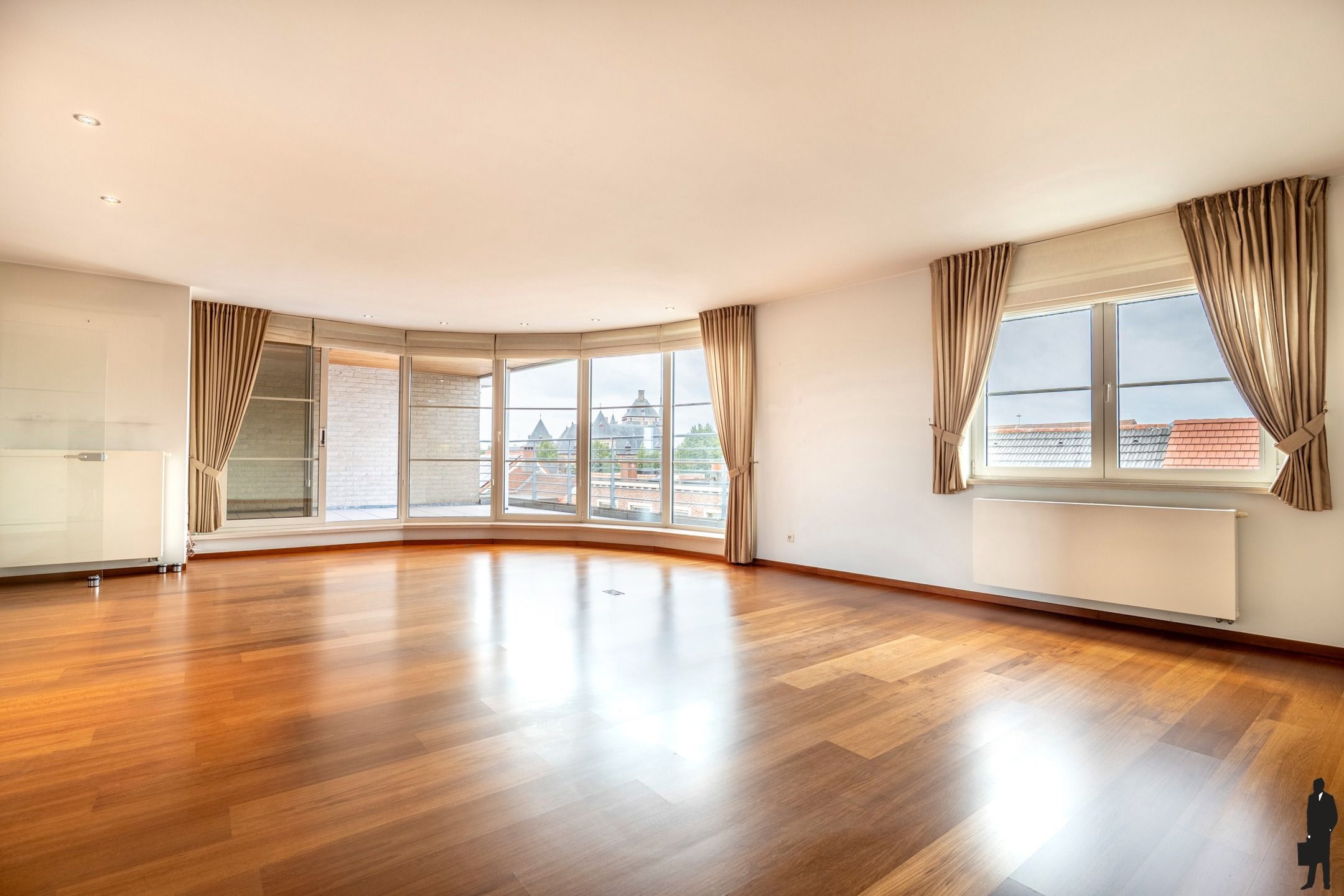 Lichtrijk appartement van ca. 147 m² met 3 slaapkamers foto 3