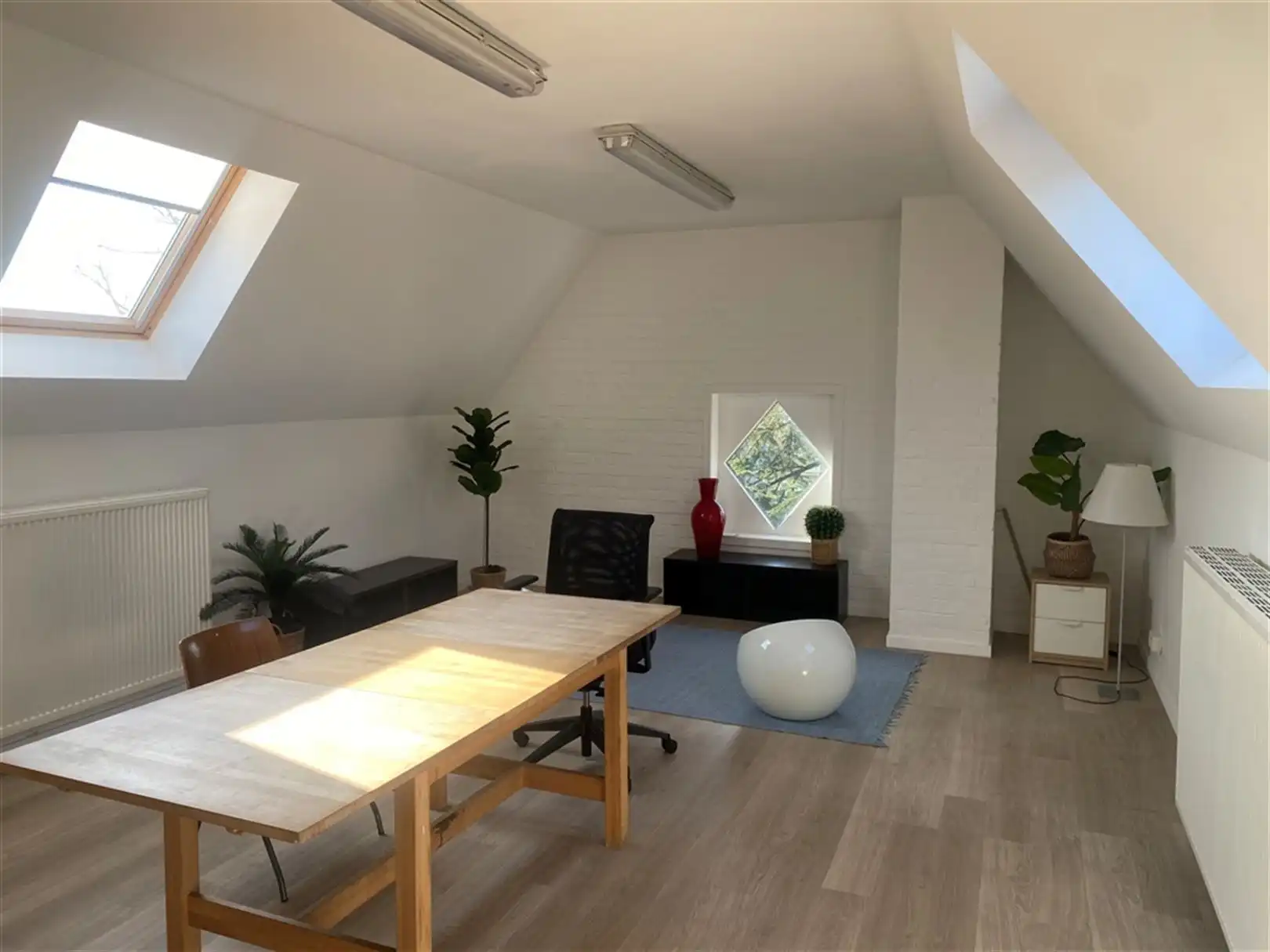 Kantorenvilla - gemeubelde kantoren - terbeschikkingstelling foto 3