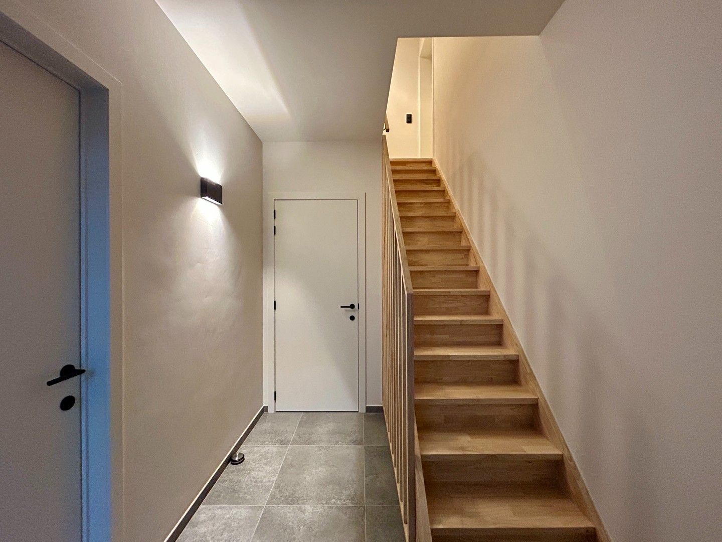 Prachtig gerenoveerde HOB met 3 slaapkamers te Rumbeke! foto 3