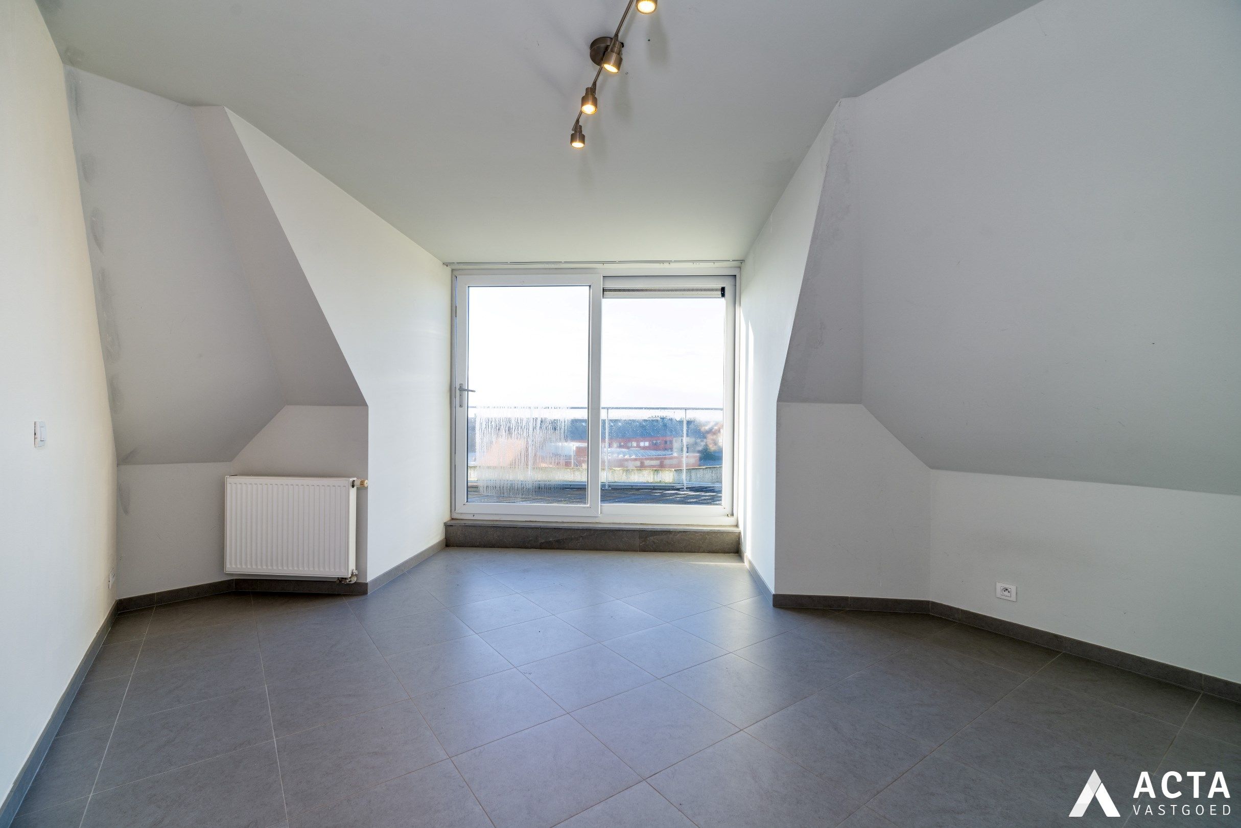 Instapklaar duplex appartement met grote terrassen! foto 16