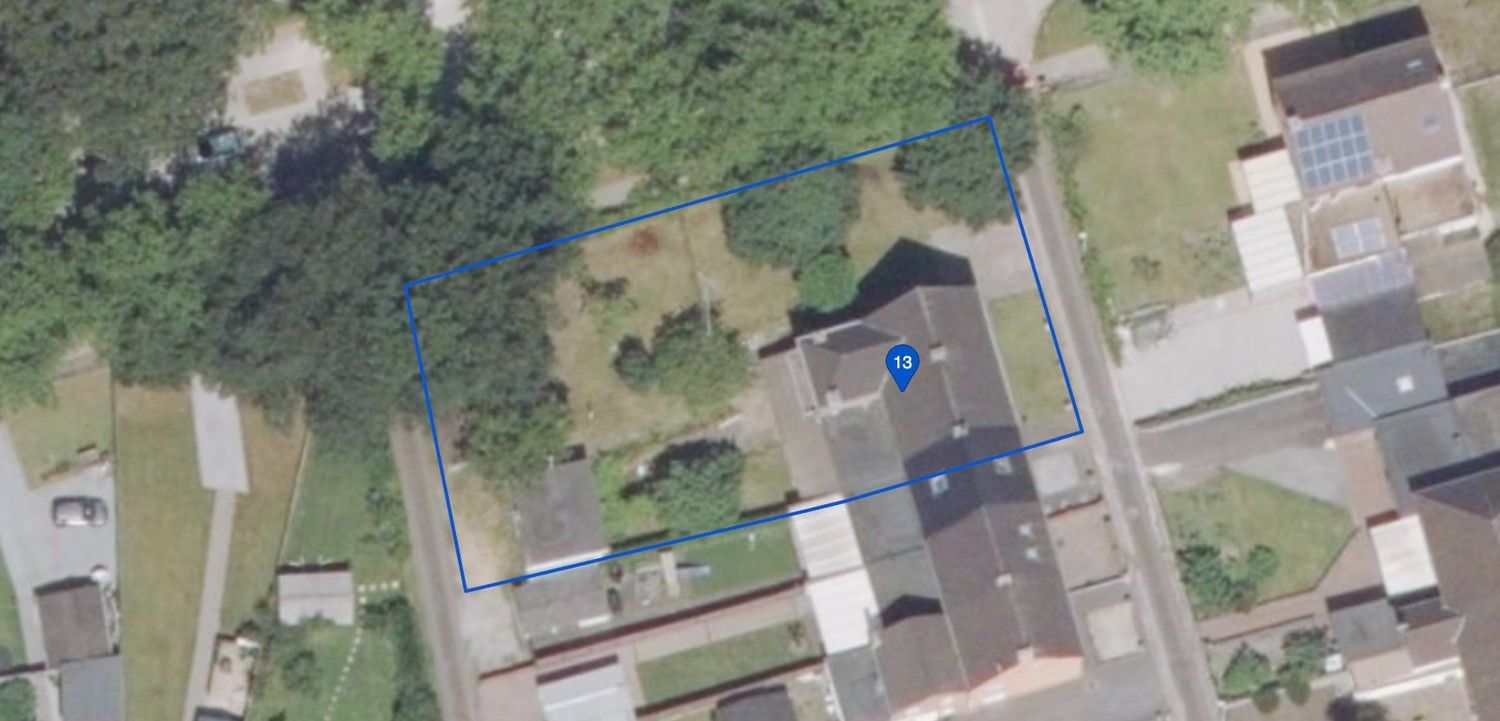 Hoofdfoto van de publicatie: Tweewoonst met mooie tuin en vrijstaande garage