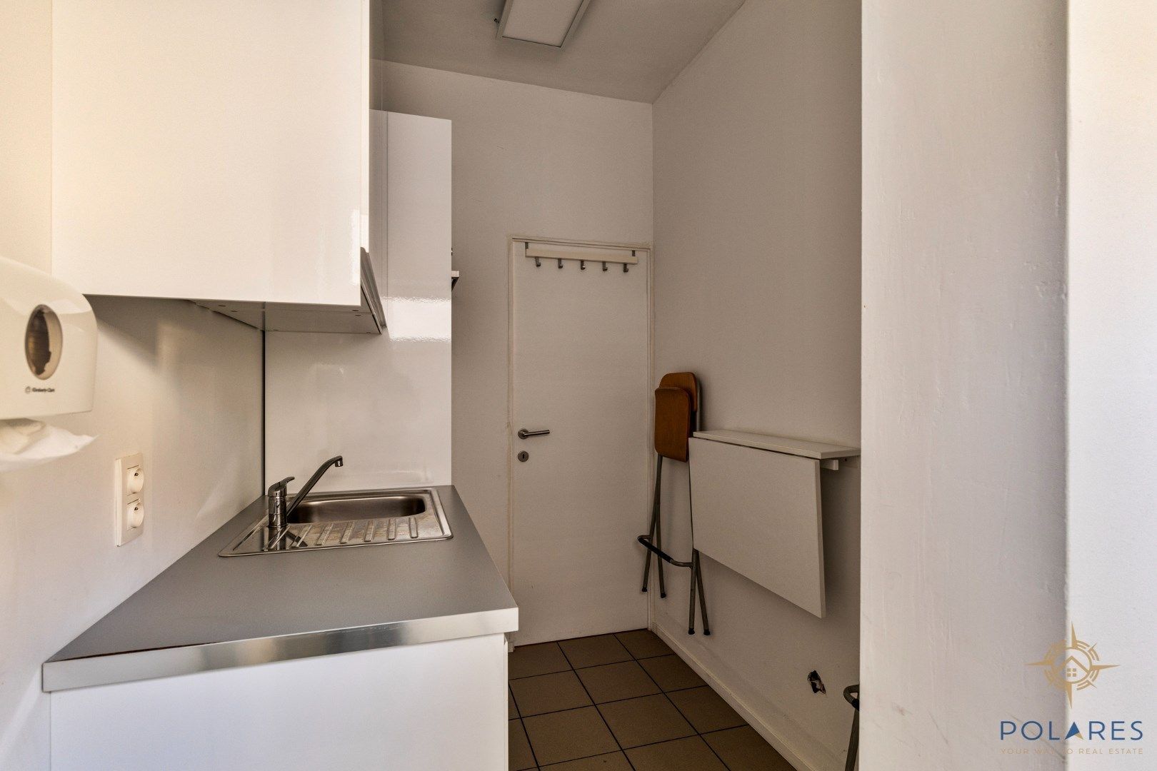 Multifunctionele handelsruimte met garage foto 7