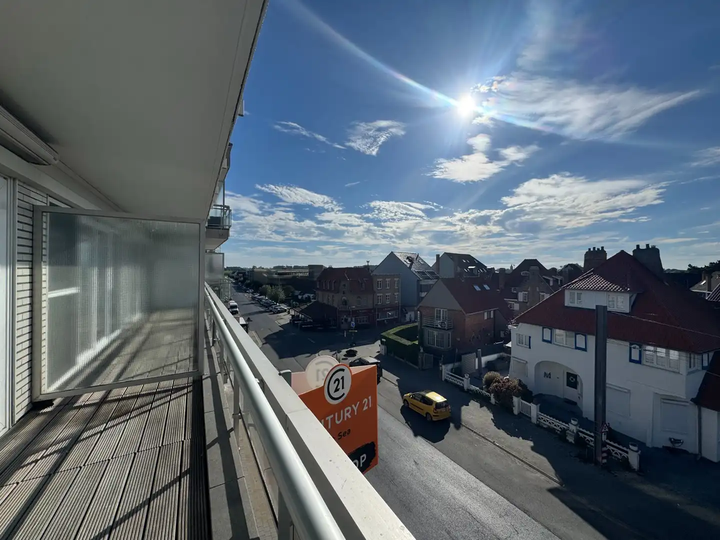Zongerichte studio met ruim terras in hartje Westende-Bad foto 5