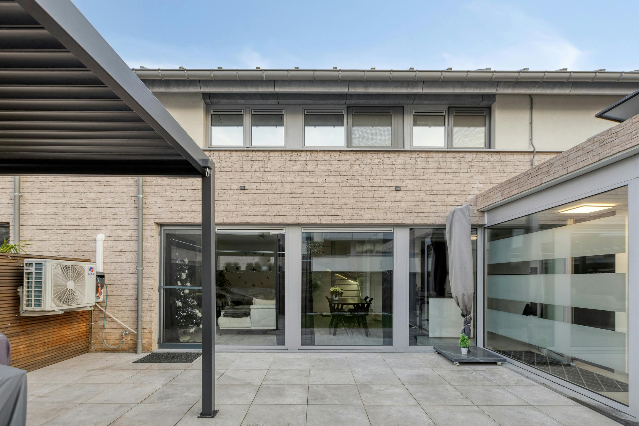 Energiezuinige woning met tuintje te koop in Maasmechelen foto 15