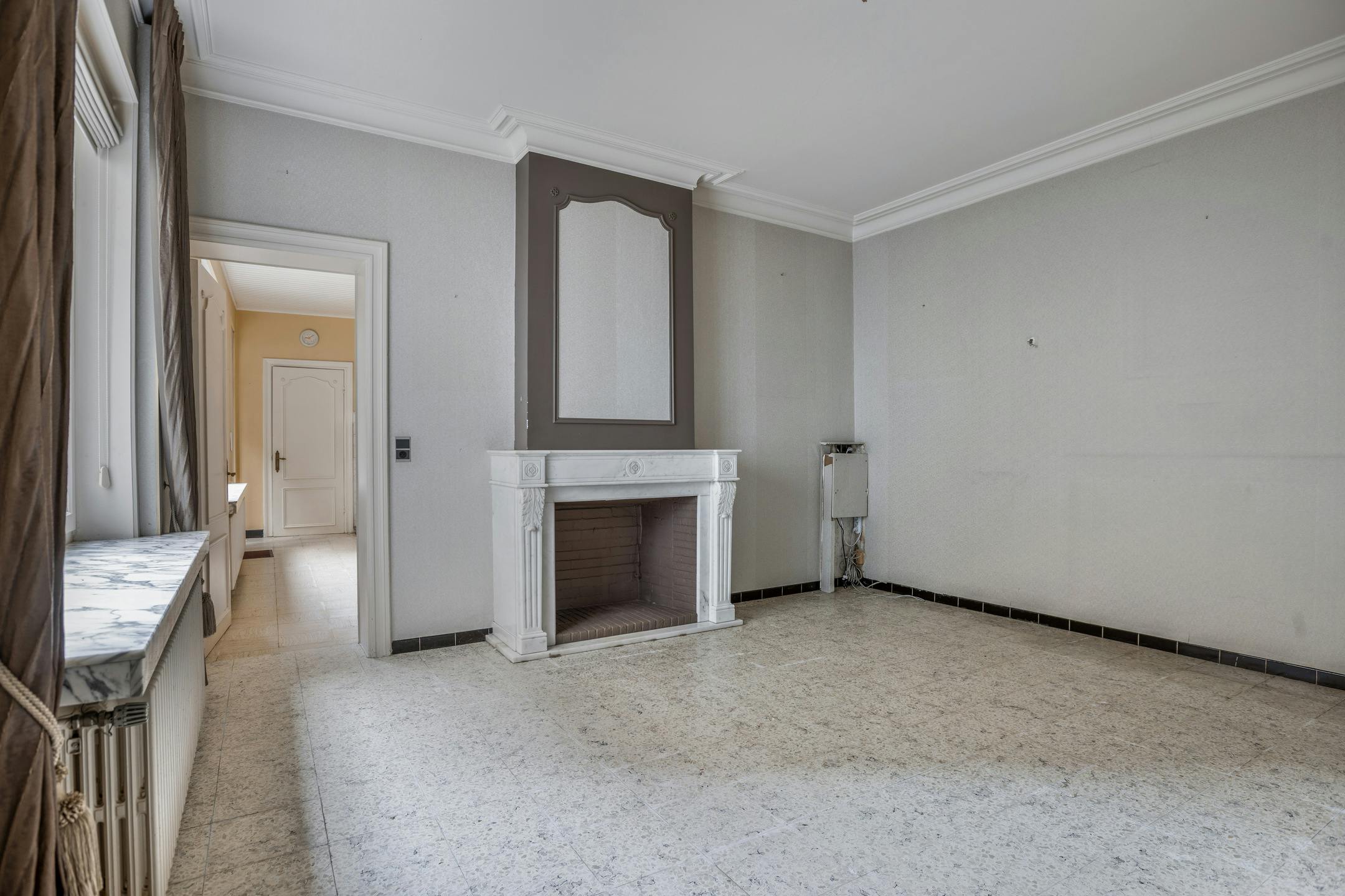 Handelspand met woning in centrum Veurne. foto 19