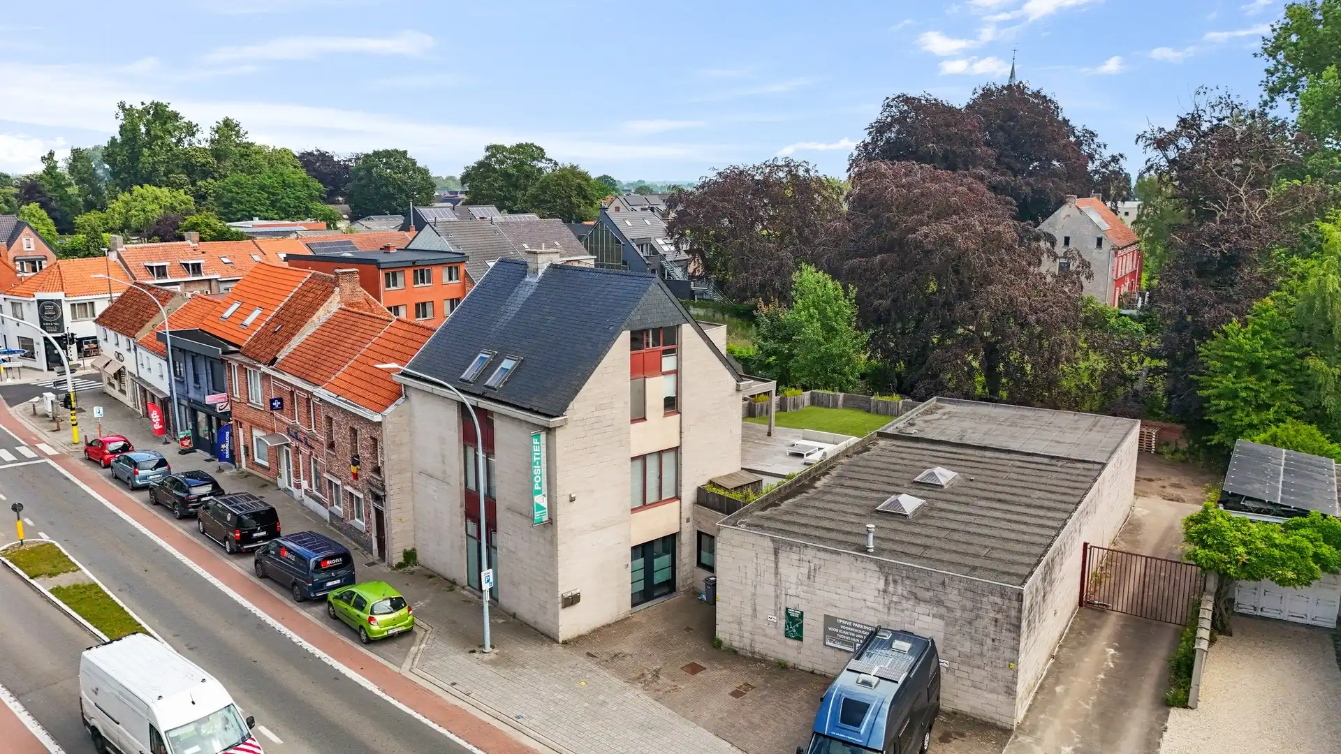 Zeer ruim duplex appartement met groot terras, beroepsruimte en garage van 70m² foto 2