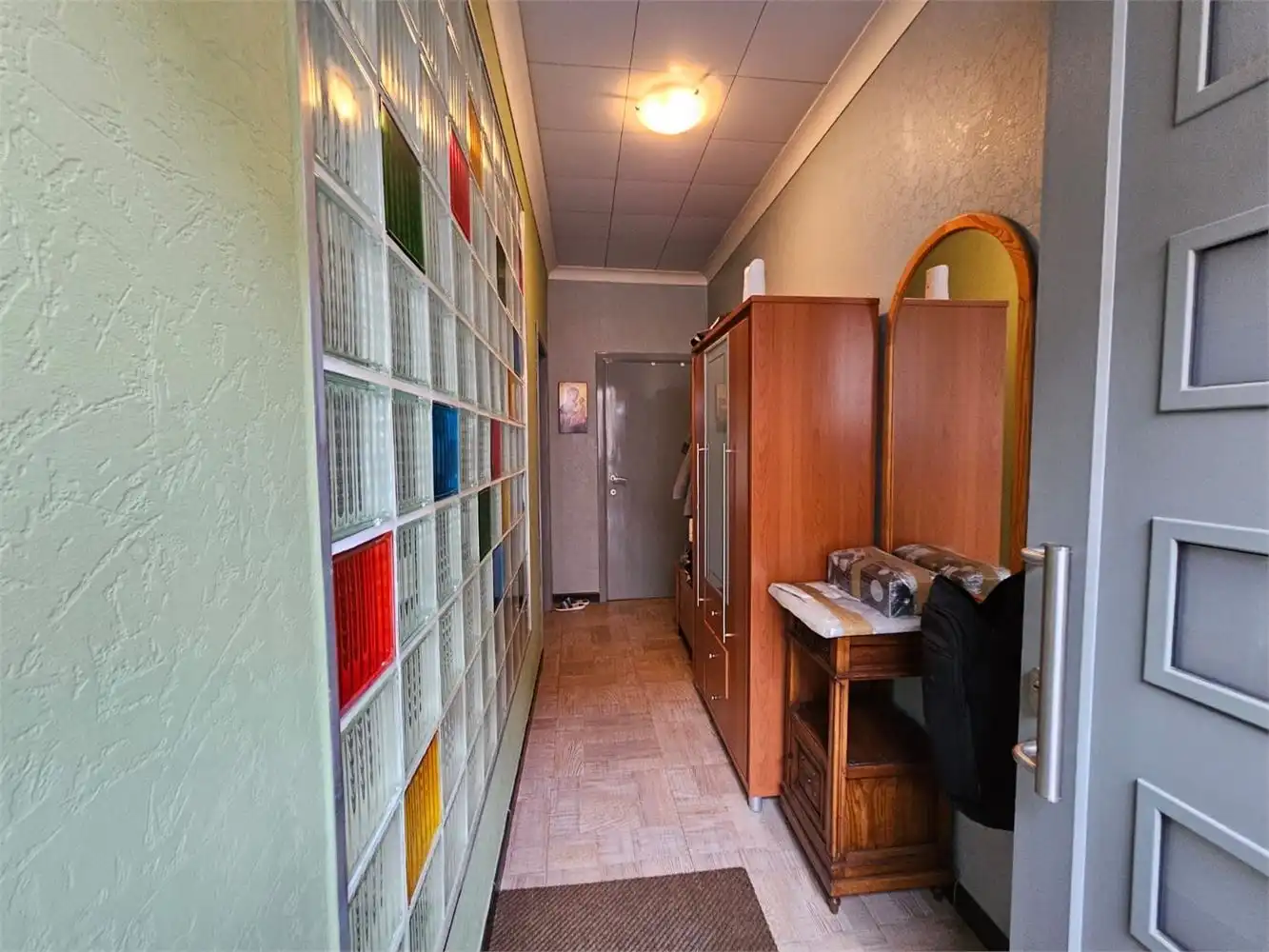 Ruime, praktische woning met tuin foto 4