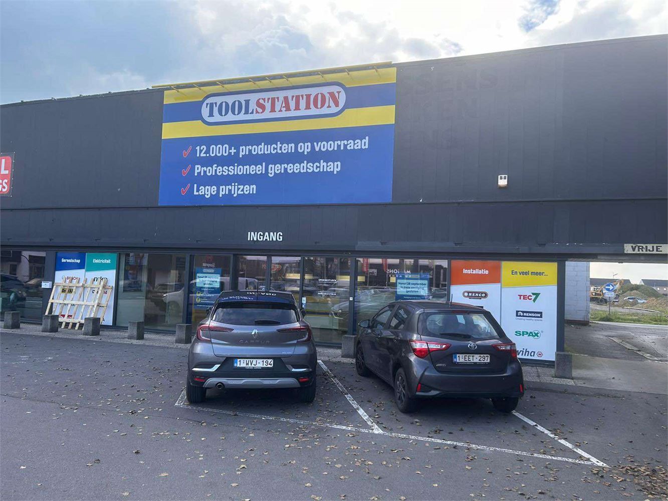 COMMERCIEEL GEBOUW 416 M2 Mammoet II foto {{pictureIndex}}