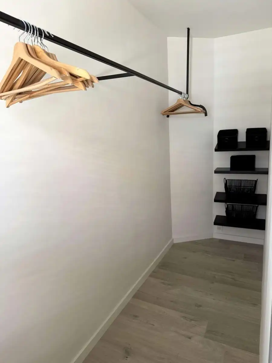 Recent gerenoveerd en volledig gemeubeld rijhuis met tuin te huur foto 16