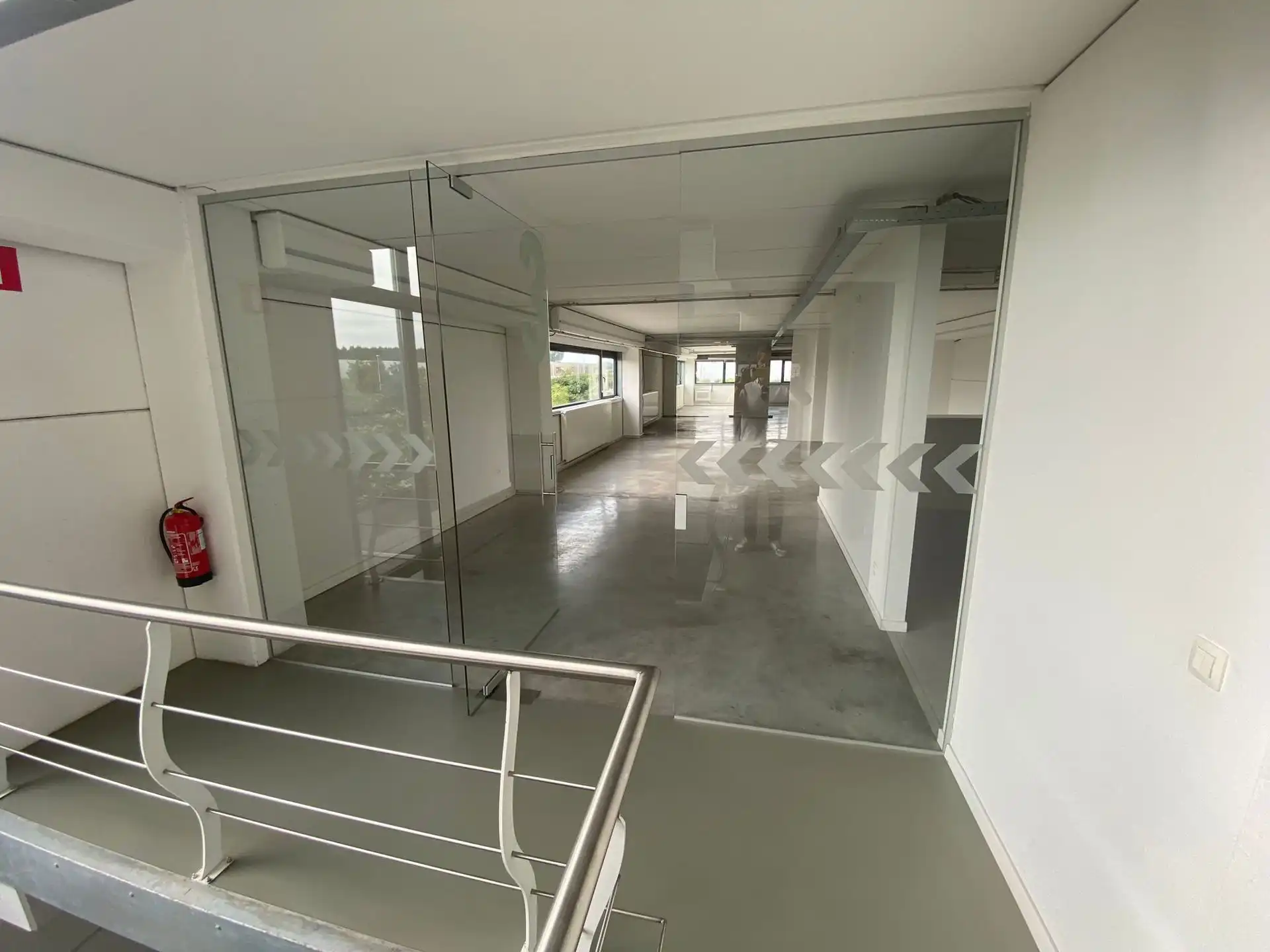 Kantoor/Showroomruimtes te huur Kruibeke foto 2