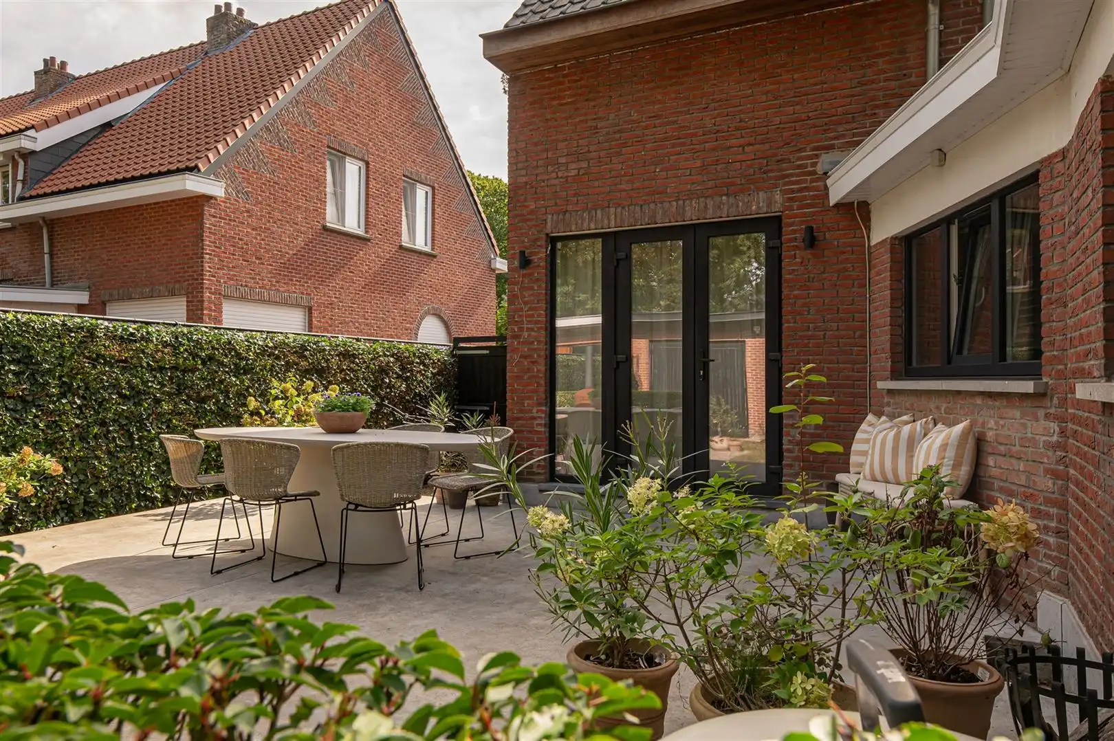 Halfopen woning met tuin en garage in Mariaburg foto 12