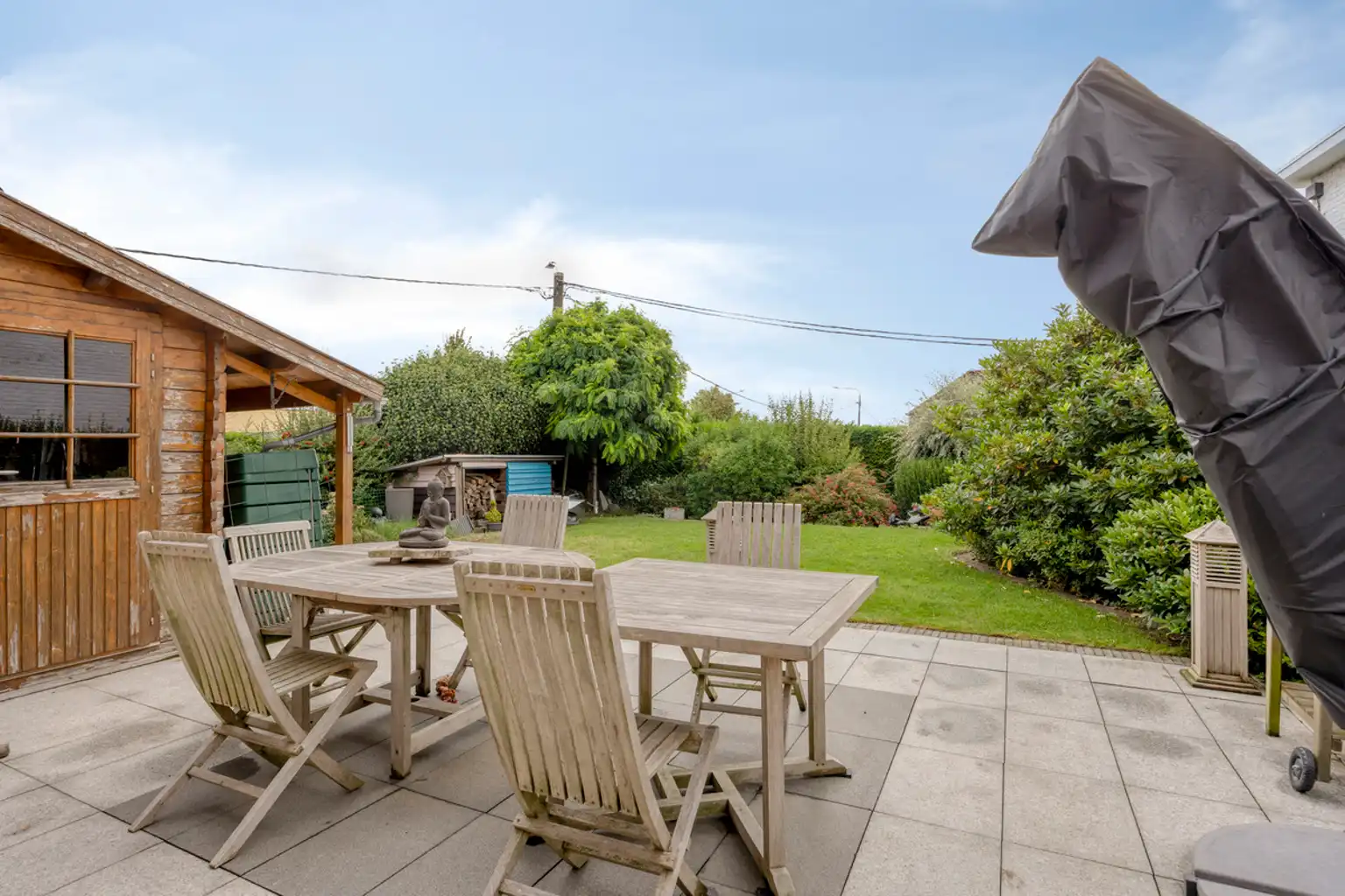 Instapklare woning met 4 slaapkamers, tuin & 2 garages foto 29