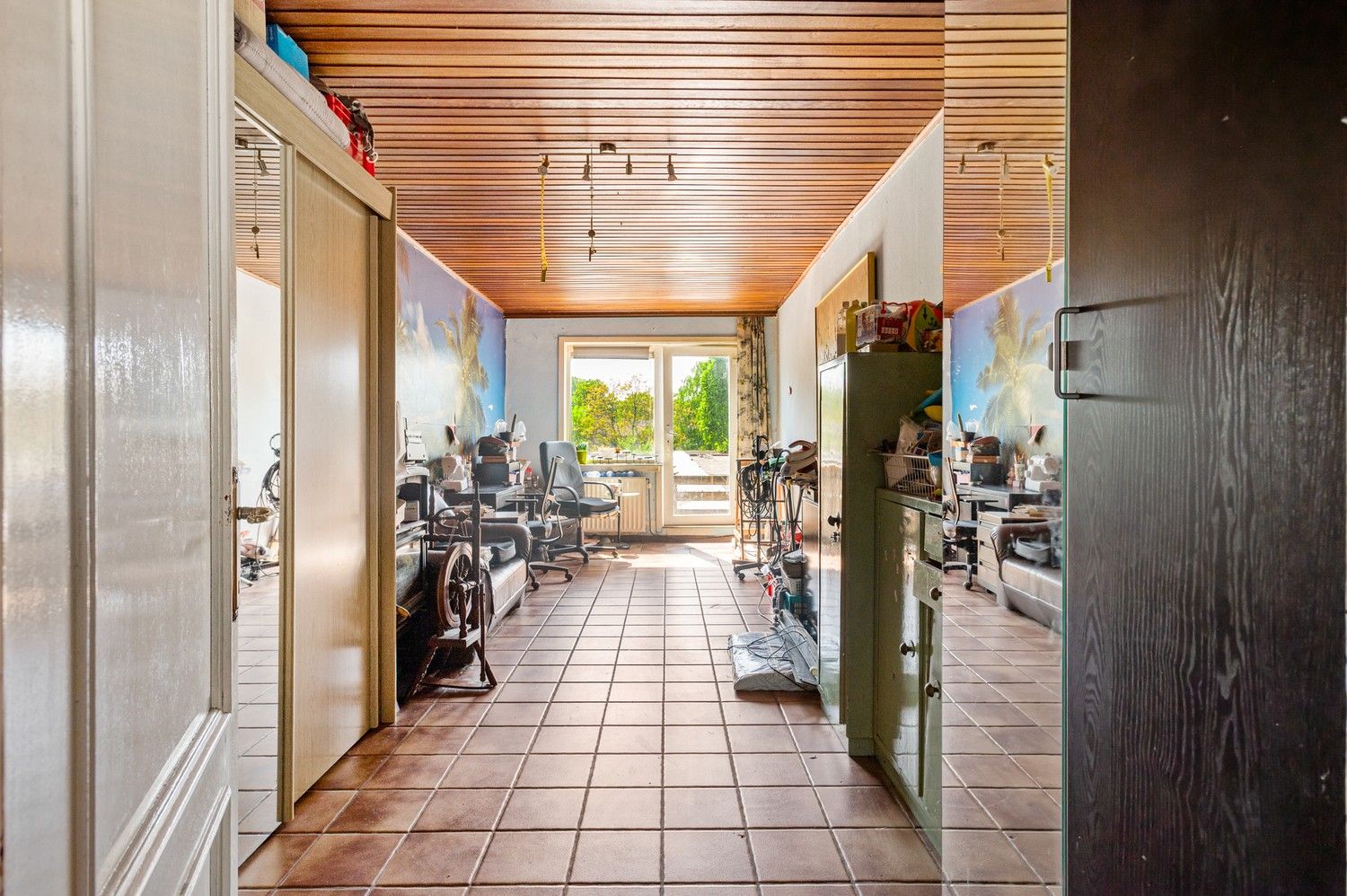 Ruim te renoveren duplex-appartement met 4 slaapkamers in Schoten! foto 7