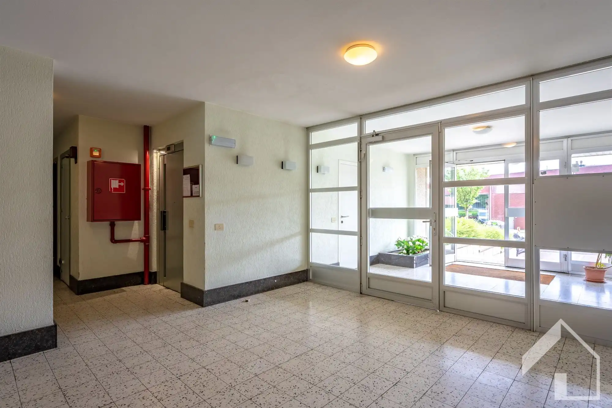 Appartement op de 8ste verdieping met 2 slaapkamers en een prachtig uitzicht foto 3