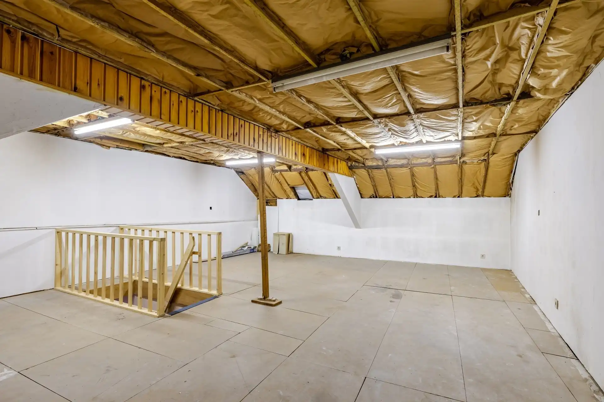 3-slaapkamerwoning met loods in het centrum van Wetteren foto 16