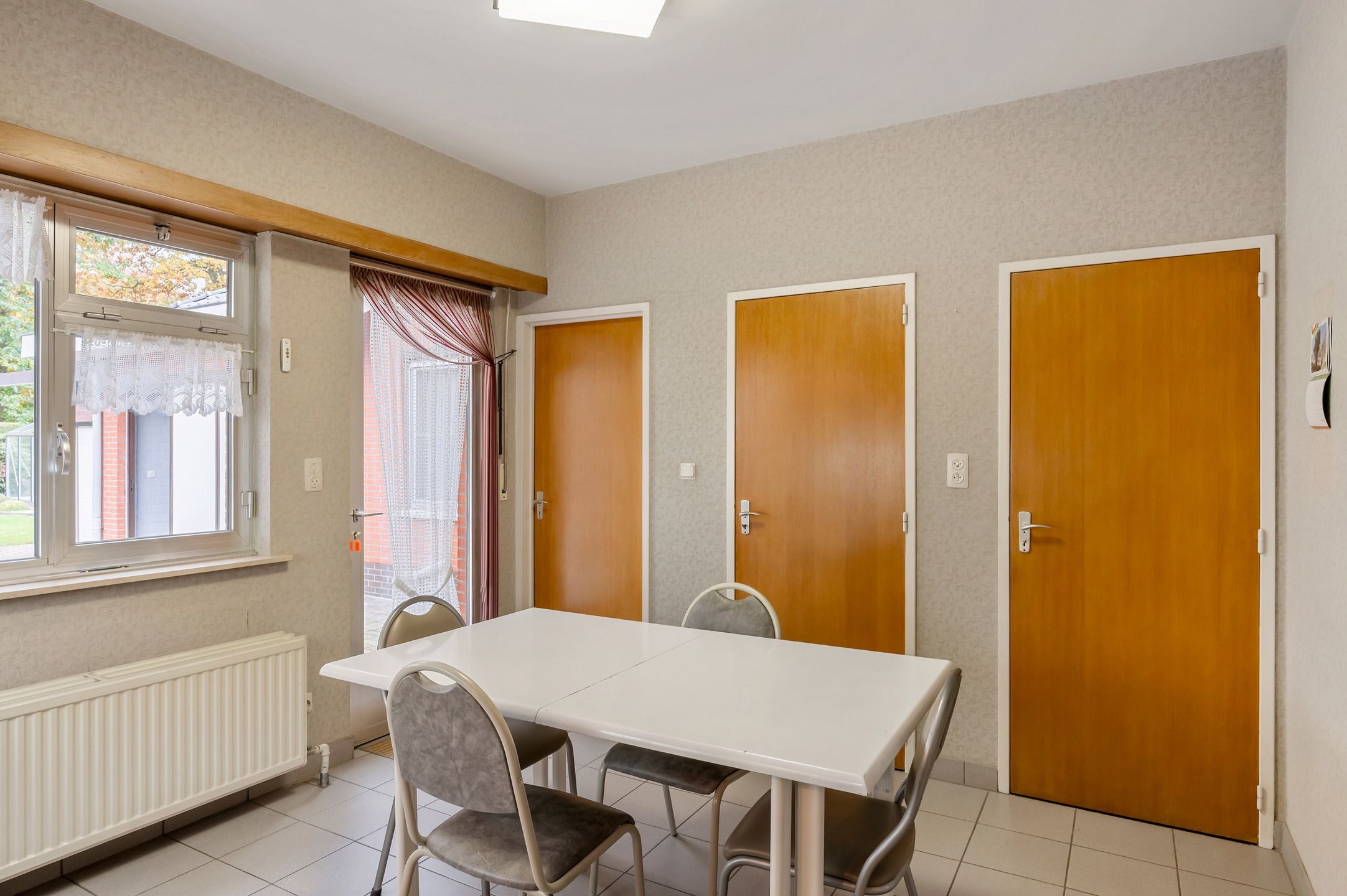 Goed onderhouden gelijkvloerse woning met 4 slaapkamers foto 12