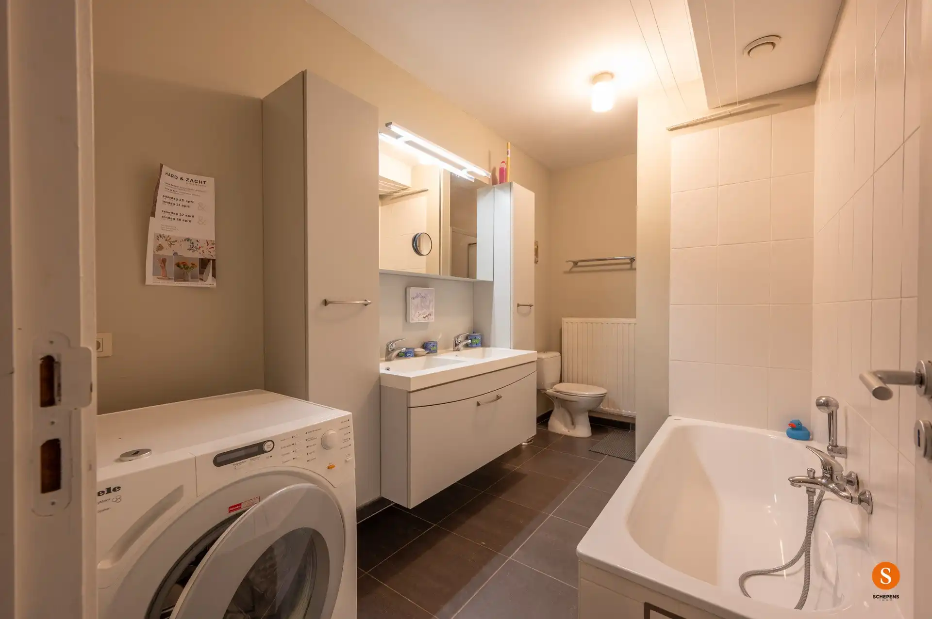Stijlvol gelijkvloers appartement met private tuin nabij zee in De Haan. foto 12