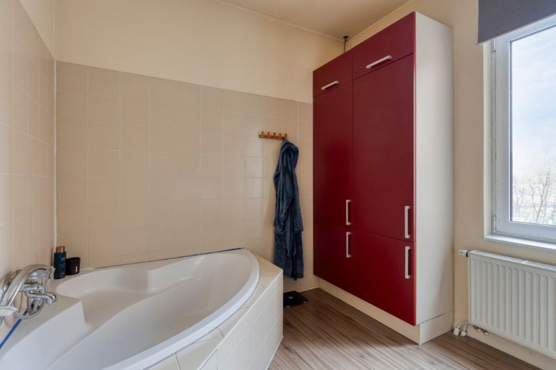 Aangename op te frissen woning met drie slaapkamers foto 13