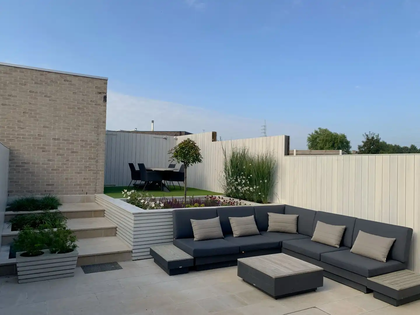 INSTAPKLARE EN ENERGIEZUINIGE WONING MET GARAGE EN ZONNIG TERRAS foto {{pictureIndex}}