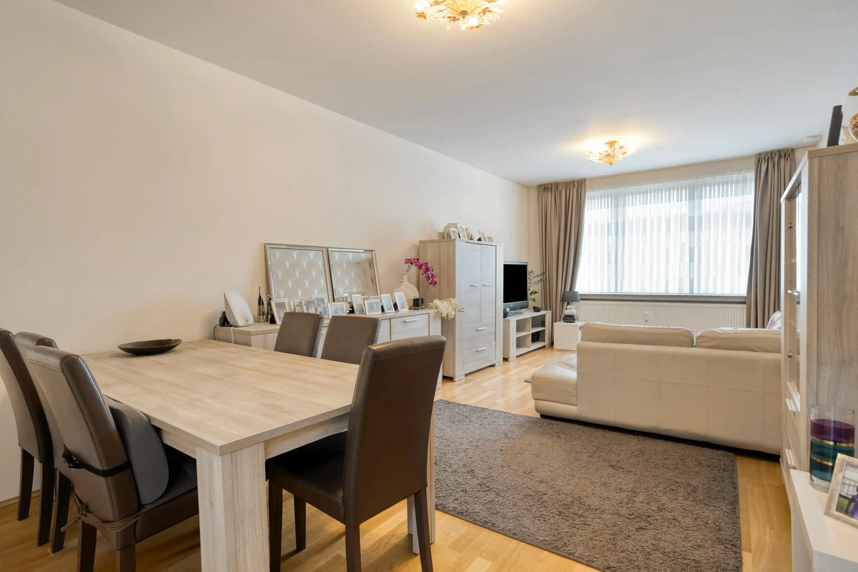Instapklaar appartement met 2 slaapkamers te koop in Merksem foto 3