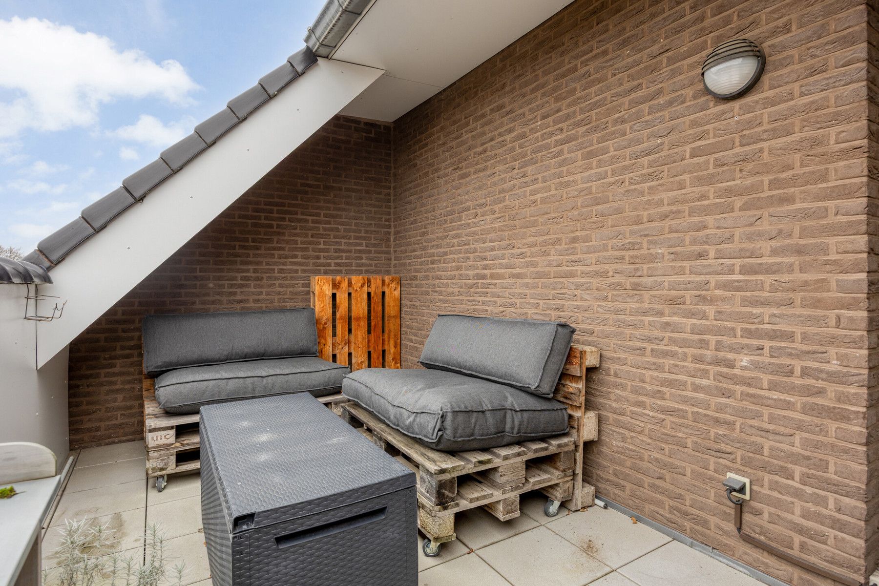 RUIM, INSTAPKLAAR DUPLEXAPPARTEMENT (MOGELIJKE OPBRENGSTEIGENDOM) MET 2 SLAAPKAMERS, TERRAS, KELDERBERGING EN AUTOSTAANPLAATS IN HET CENTRUM VAN ZUTENDAAL ! foto 16