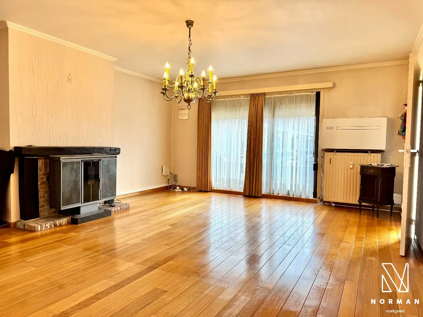 Instapklaar 2-slaapkamer appartement inclusief autostaanplaats en terras te koop in Kuurne! foto 4