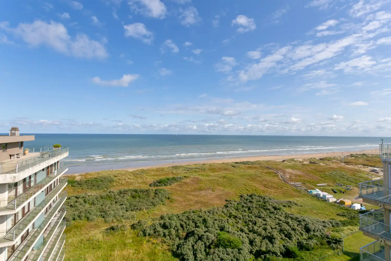 Prachtig ruim 3-slaapkamer hoekappartement met panoramisch zeezicht foto 13