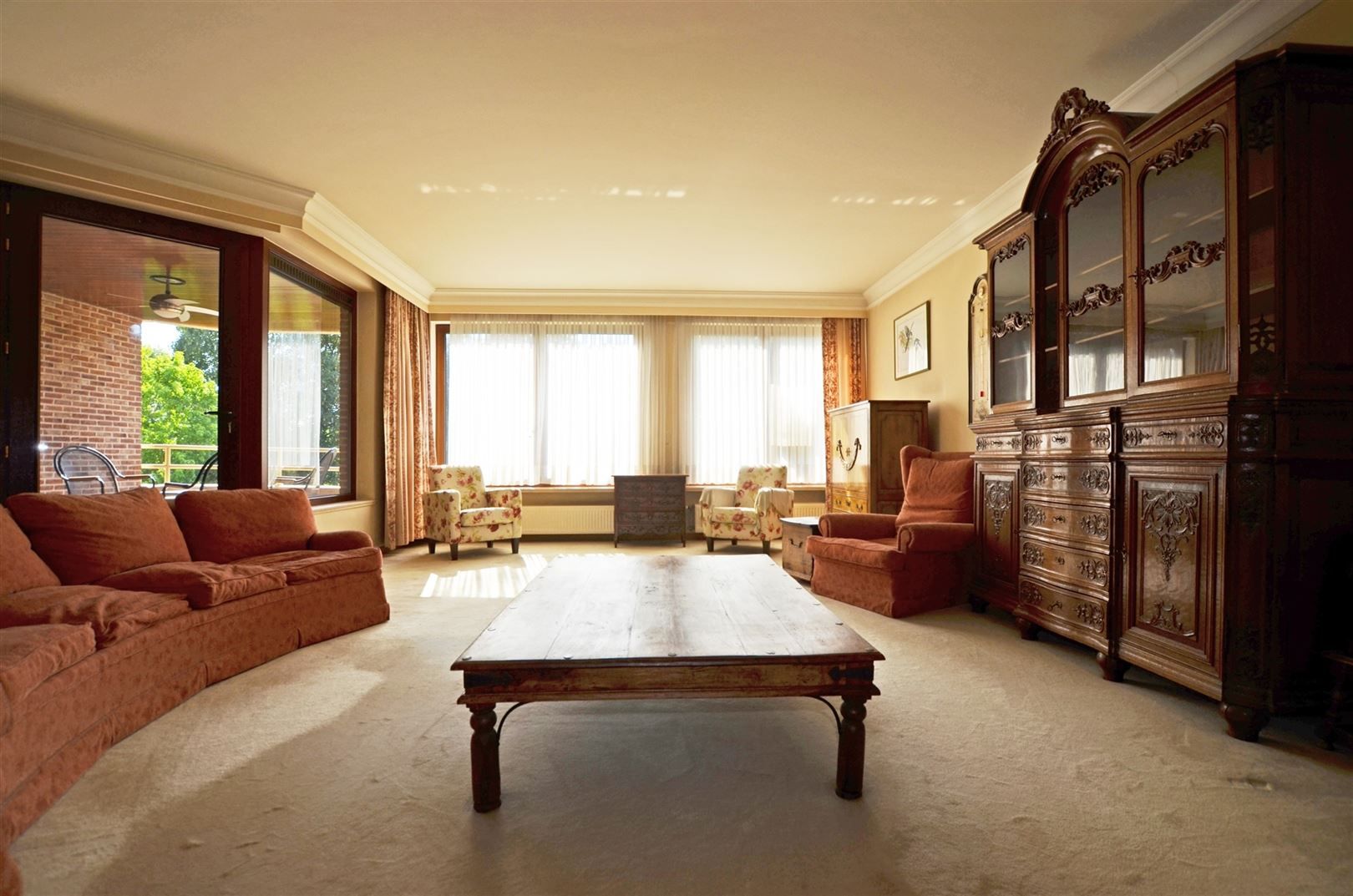 Ruim appartement met drie slaapkamers. foto 8