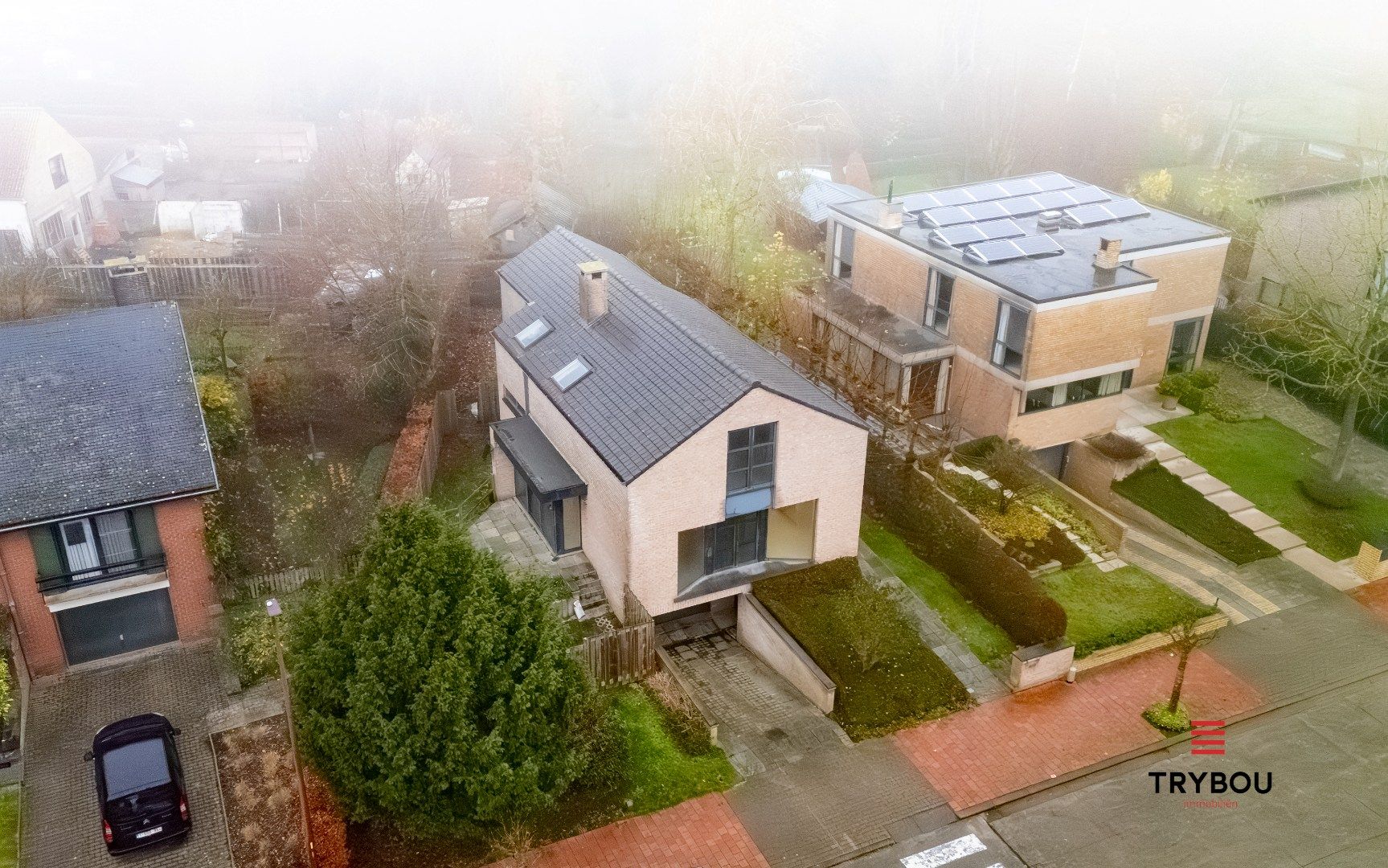 Karaktervolle gezinswoning met 4 slaapkamers op toplocatie foto {{pictureIndex}}