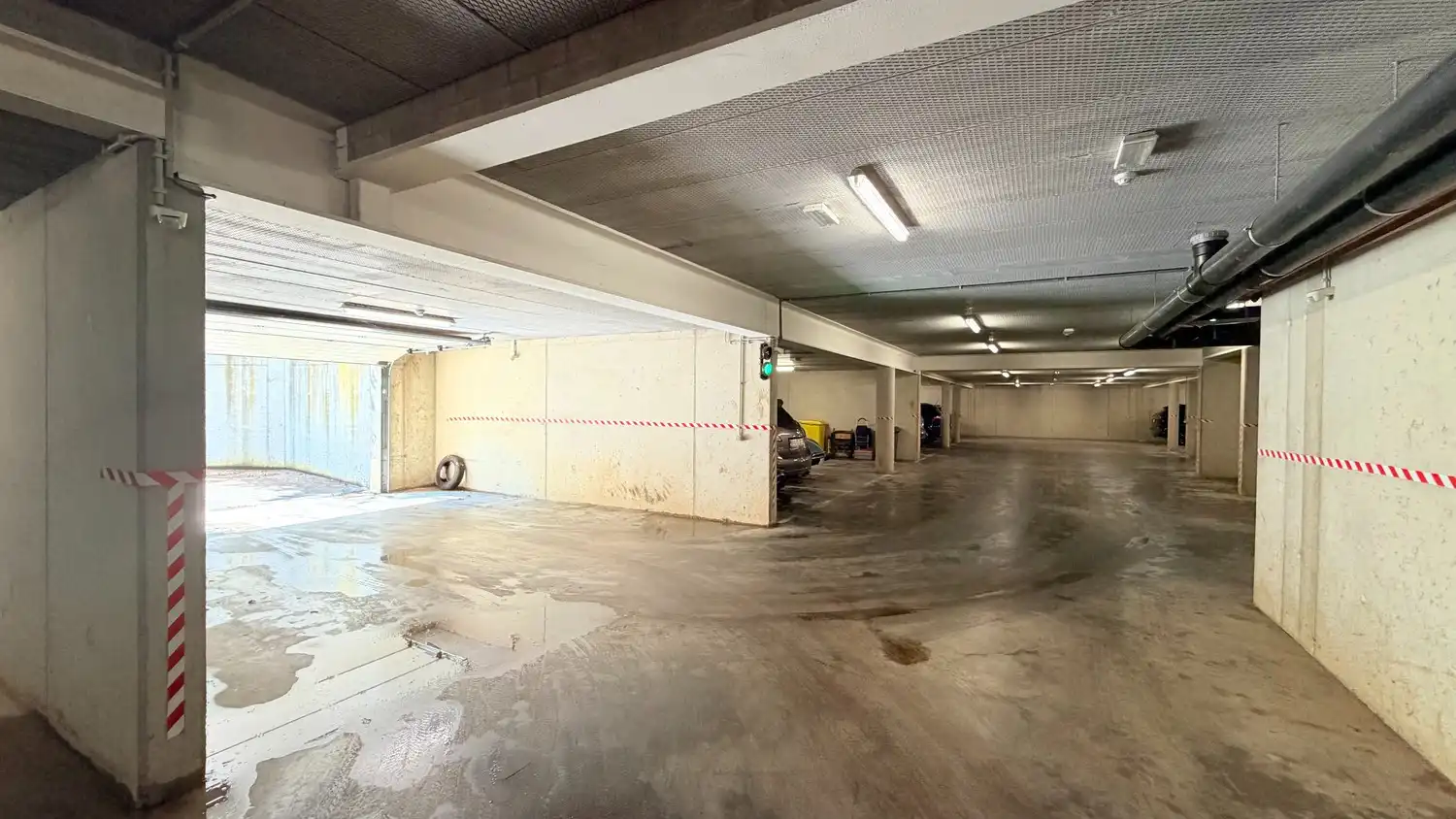 2 staanplaatsen beschikbaar: Veilig parkeren aan scherpe prijs foto 16