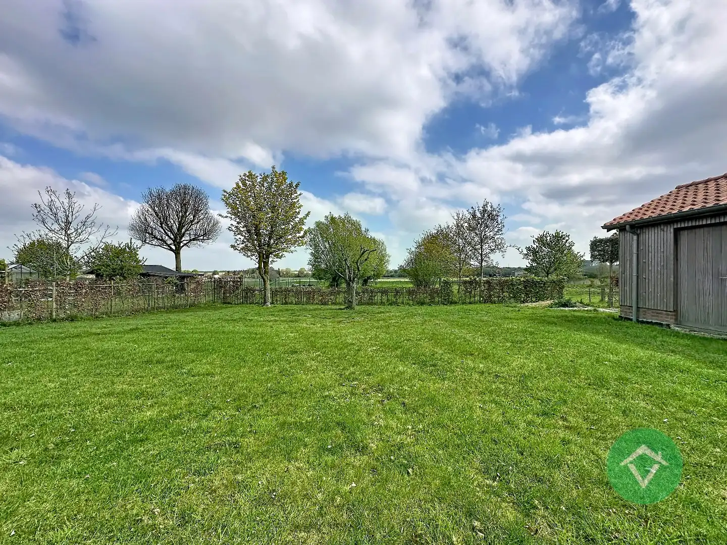 Statige bungalow op 1.811m² met landelijk zicht, drie slaapkamers en twee garages te Ichtegem foto 30
