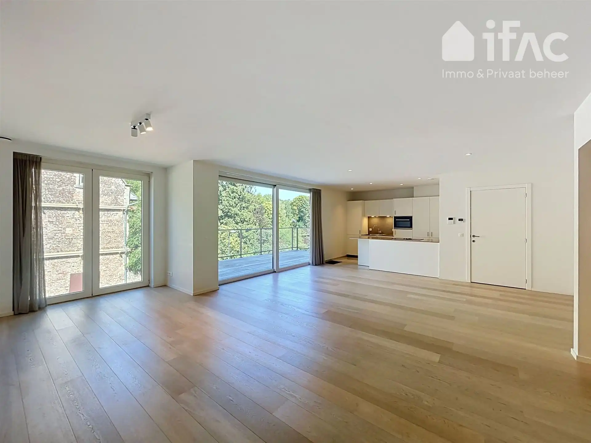 Uitstekend afgewerkt 2 slaapkamer appartement met mooi zicht foto 15