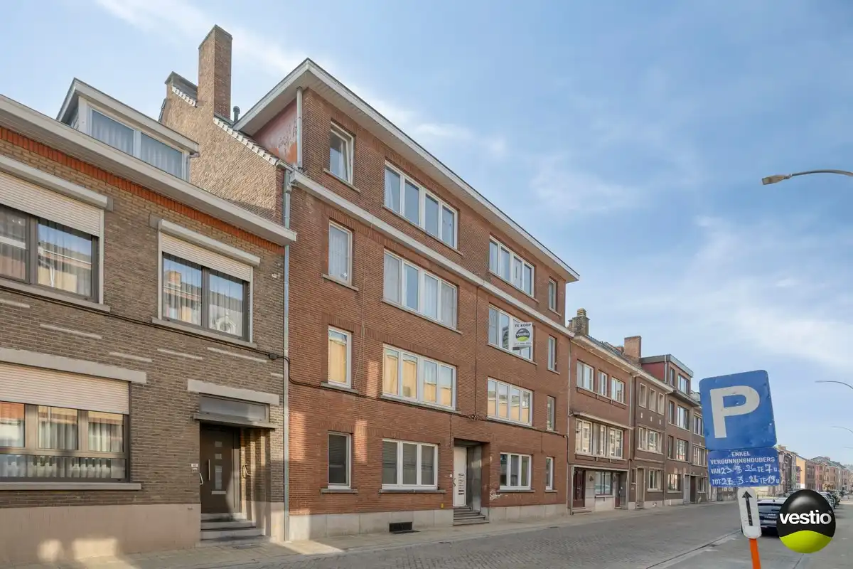 Centraal gelegen gerenoveerd 2-slaapkamerappartement met afsluitbare garagebox. foto 14