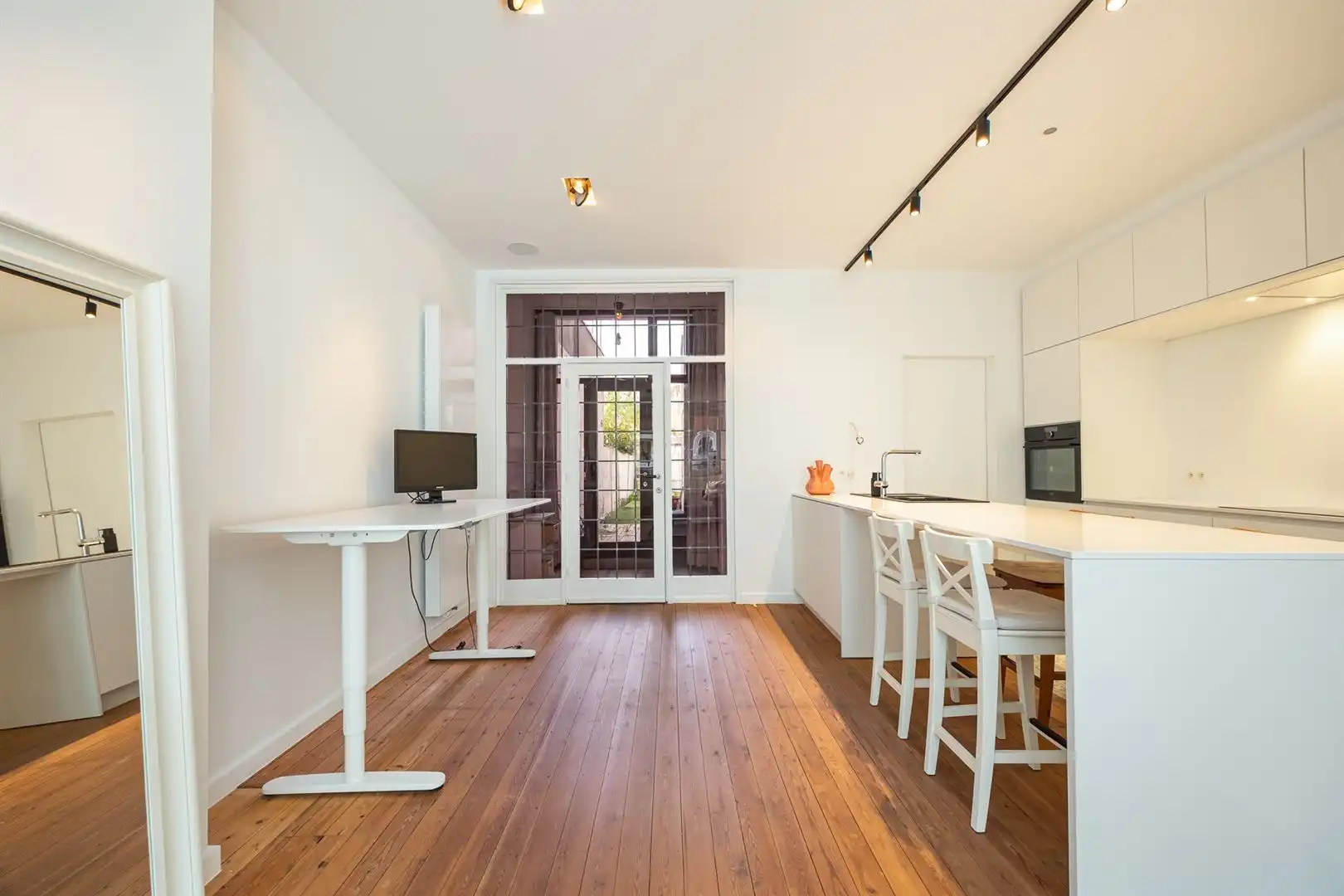 Gemeubeld appartement met tuin foto 4
