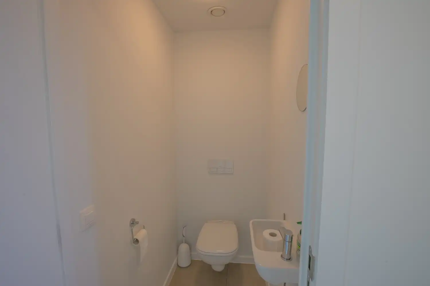 Energiezuinig dakappartement met 1 slaapkamer, aparte dressing/bureau, terras en ondergrondse staanplaats in Residentie Luster foto 12