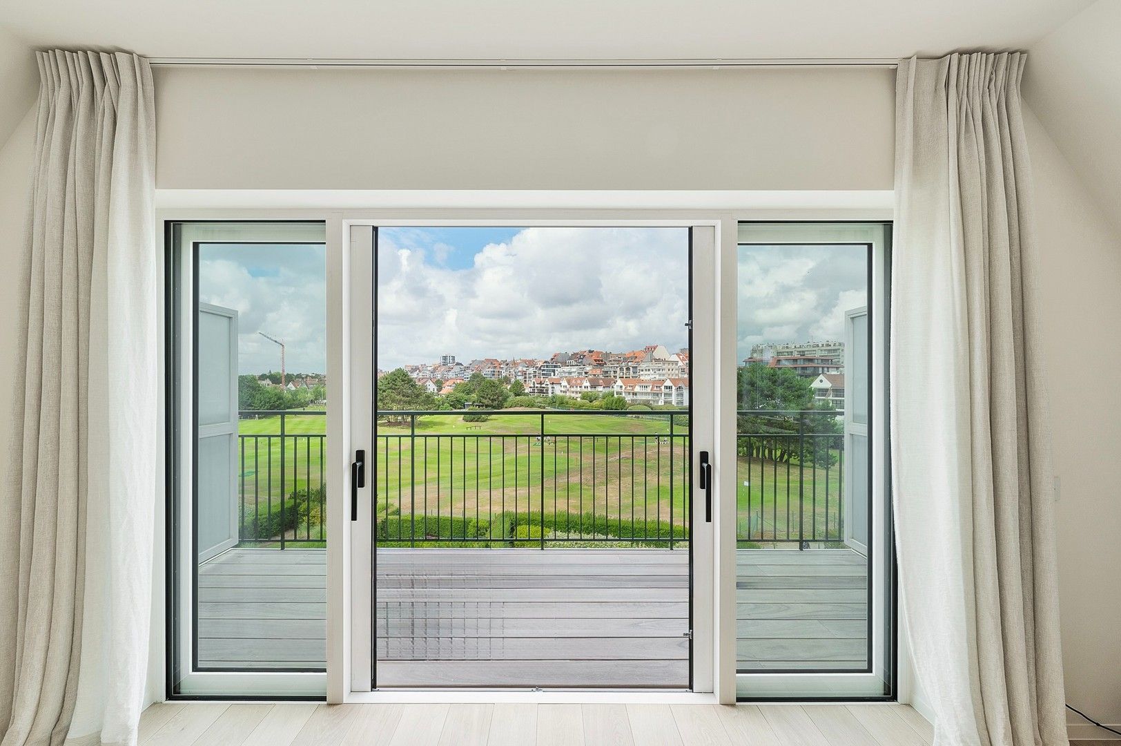 Uitzonderlijk hoekappartement van 188m² met open zicht op de Approach Golf in hartje Zoute. foto 7