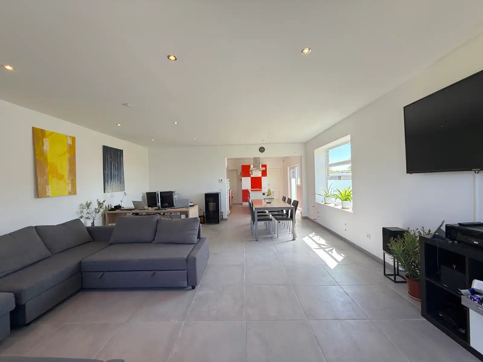 Landelijk gelegen woning met 4/5 slpks, zwembad en tuin foto 3