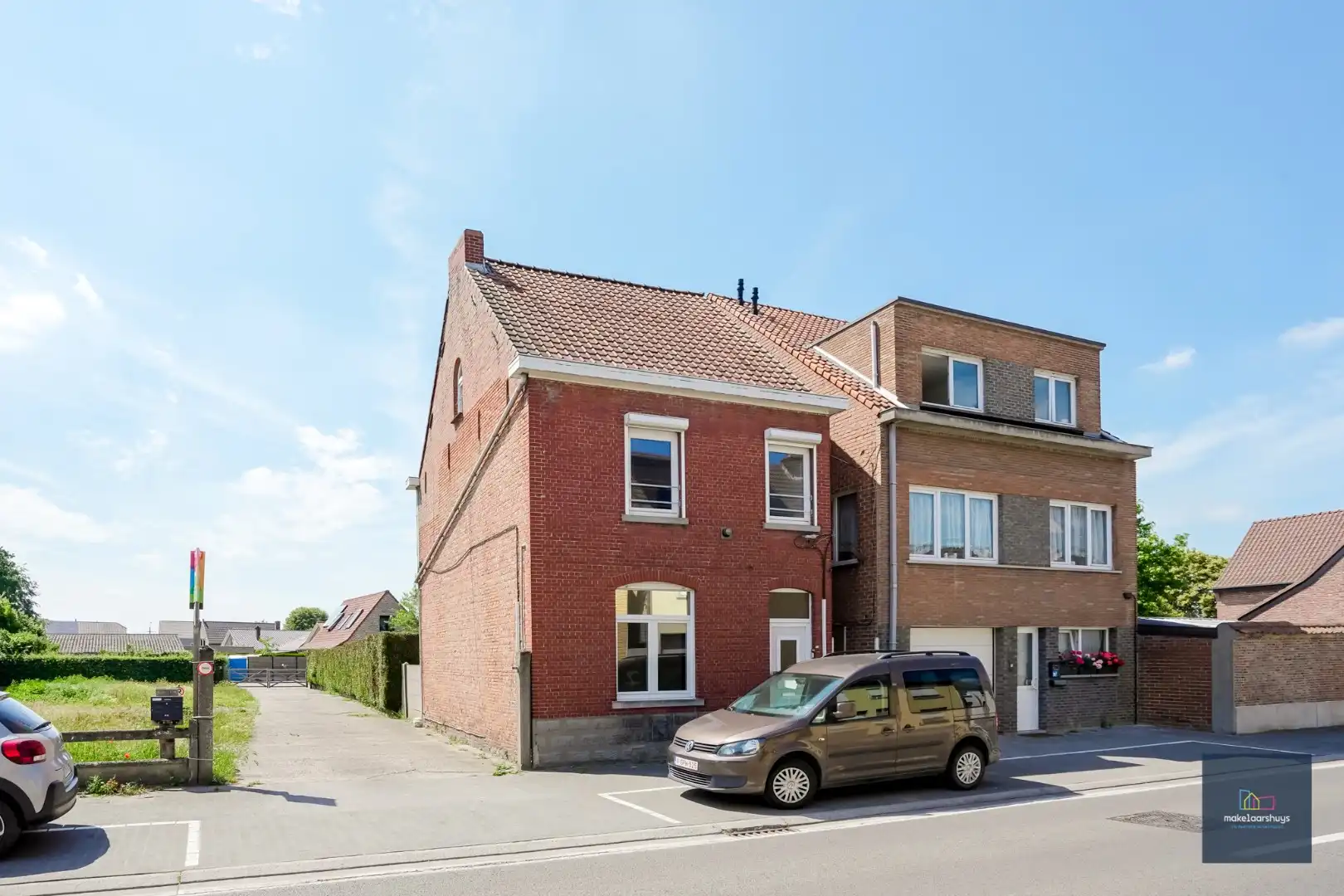 Hoofdfoto van de publicatie: Te renoveren woning met 3 slpk en tuin te Overmere