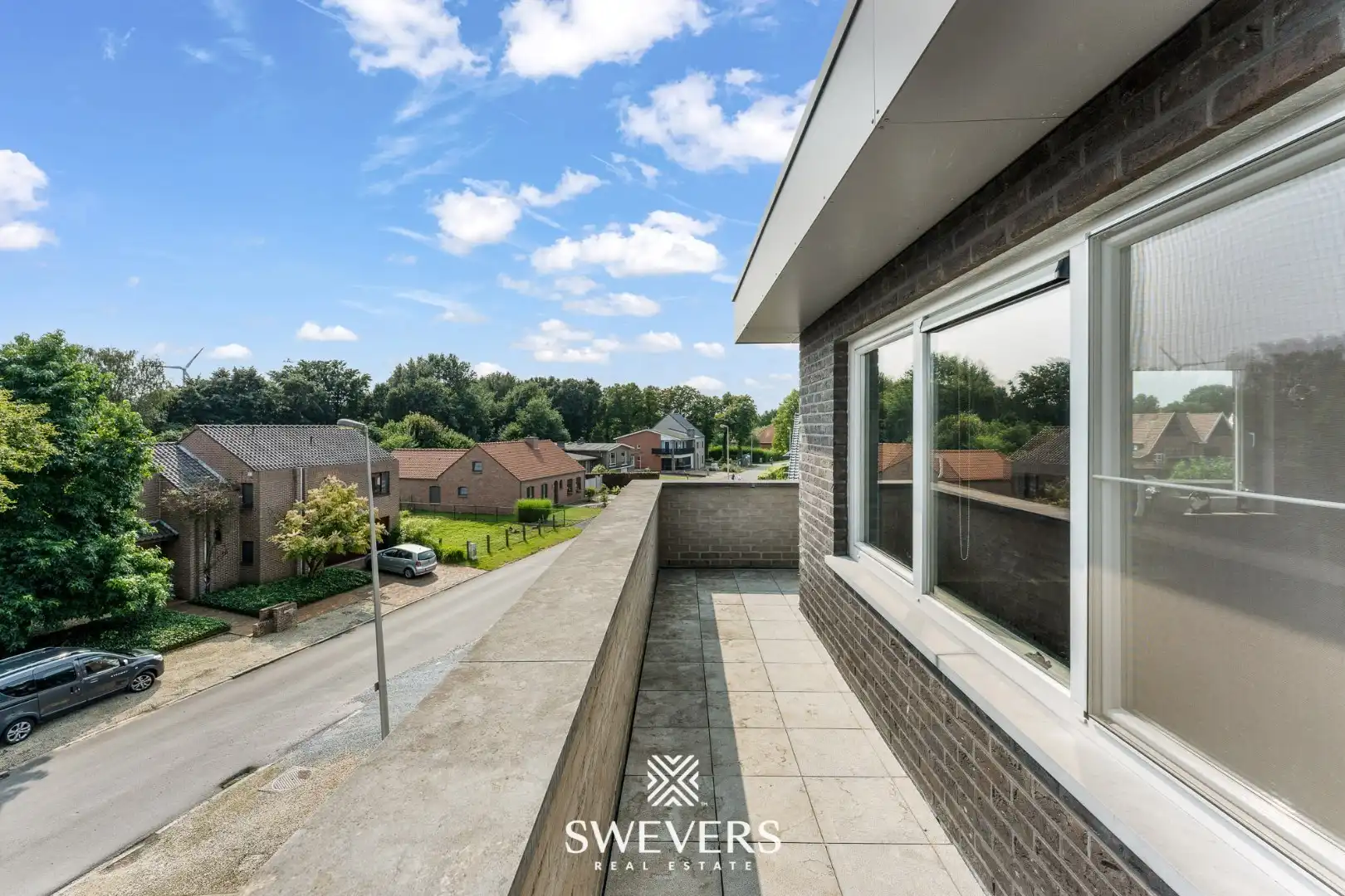 Ruim appartement net buiten Beringen-centrum met uitzicht rondom foto 24
