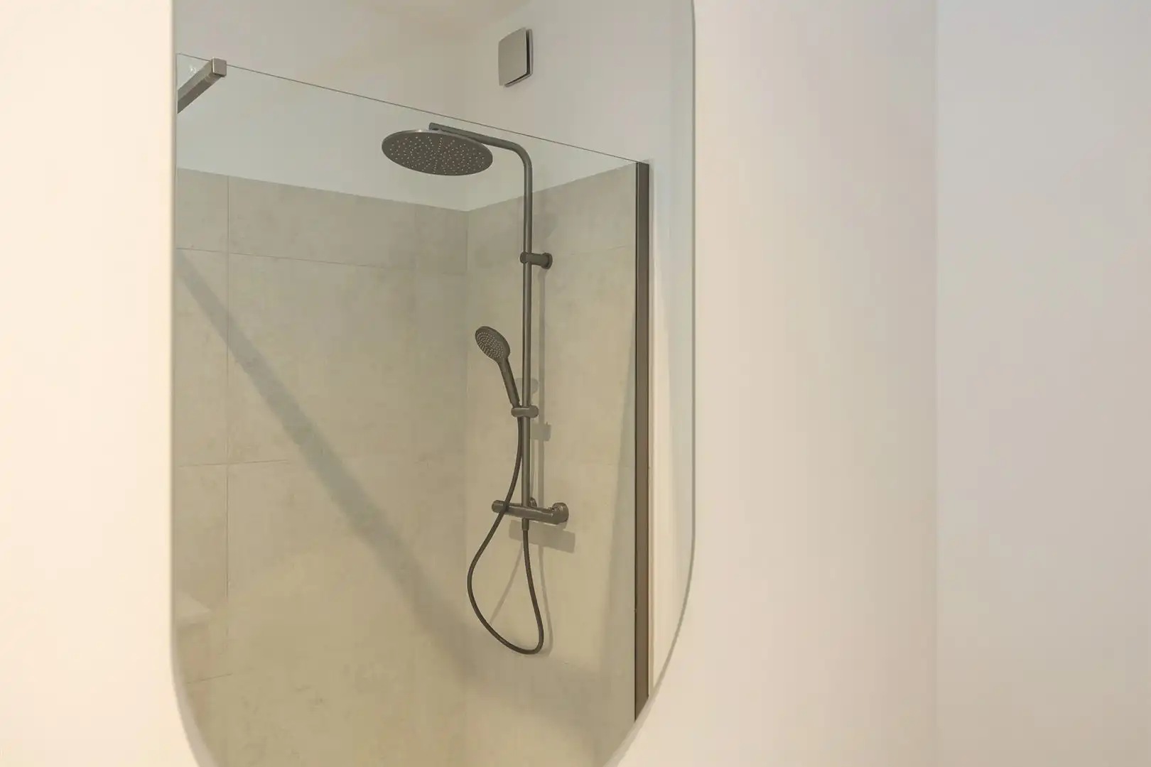 Gerenoveerd en een bemeubeld appartement met 1 slaapkamer.  foto 20