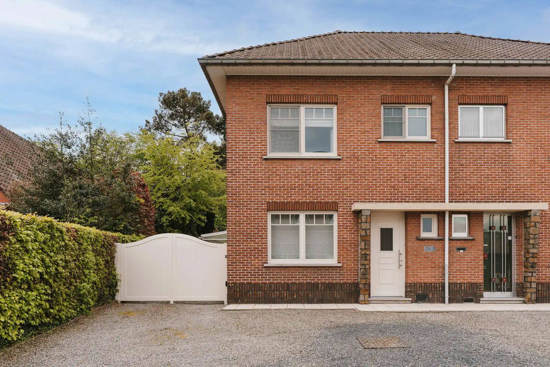 Gerenoveerde, instapklare woning op mooi perceel van 5are foto {{pictureIndex}}