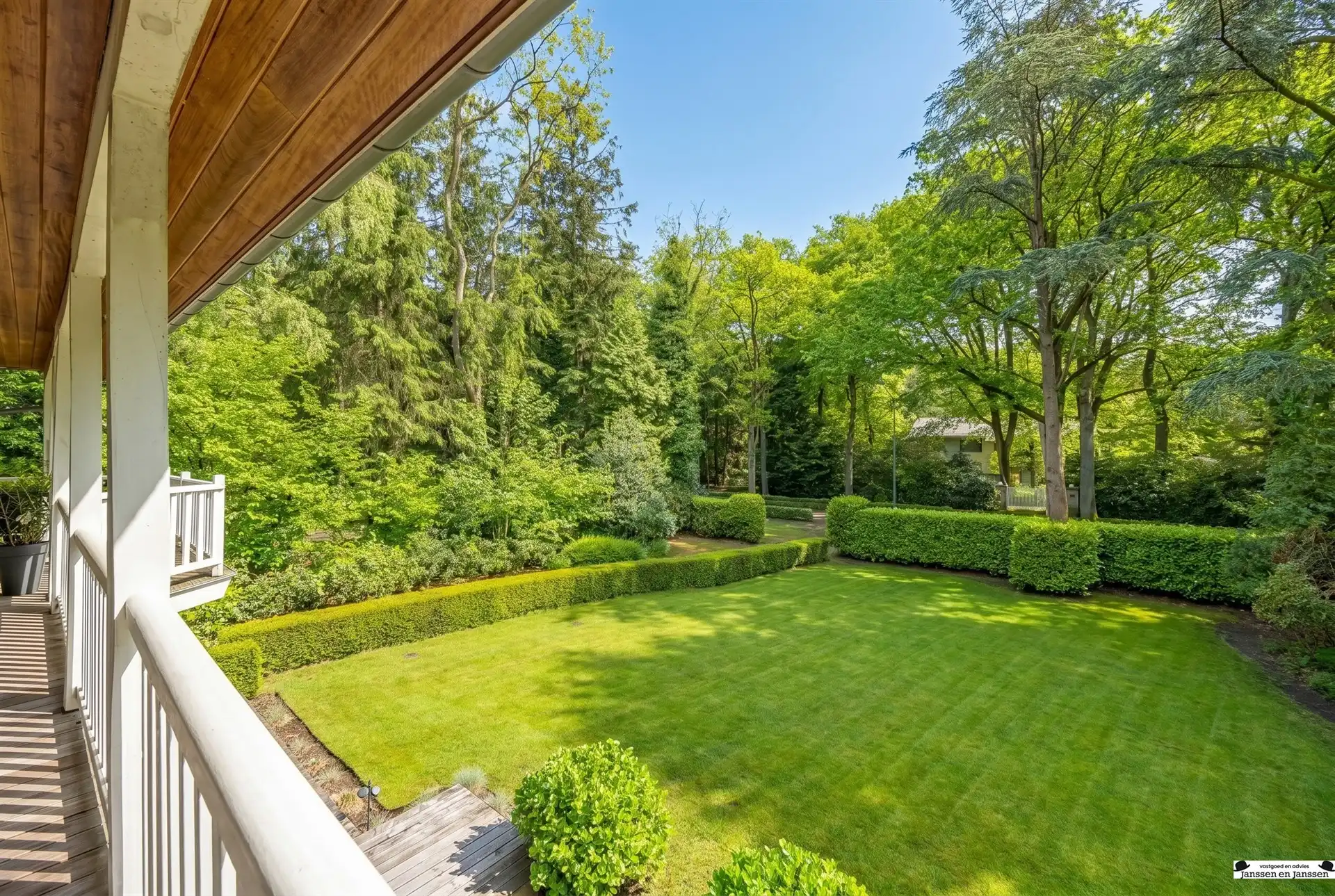 Exclusieve villa op royaal perceel van 3.000 m² grenzend aan uniek natuurdomein foto 23