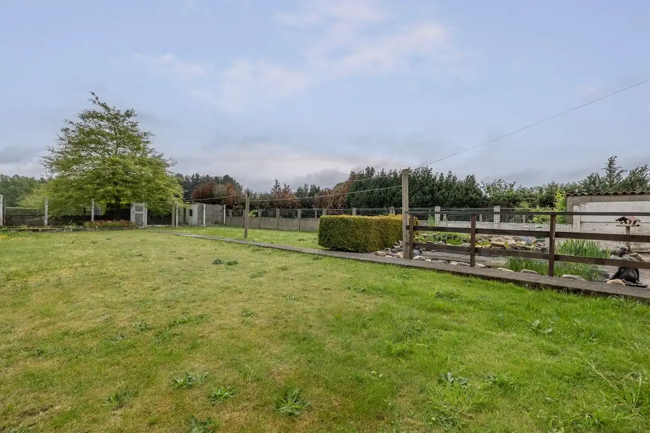 Woning met 3 slaapkamers, veranda en ruime tuin foto 44