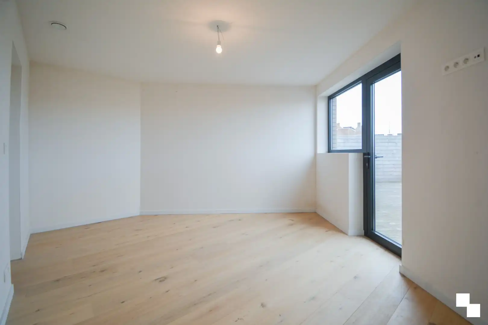 Tweeslaapkamer appartement met garage nabij het centrum van Izegem foto 21