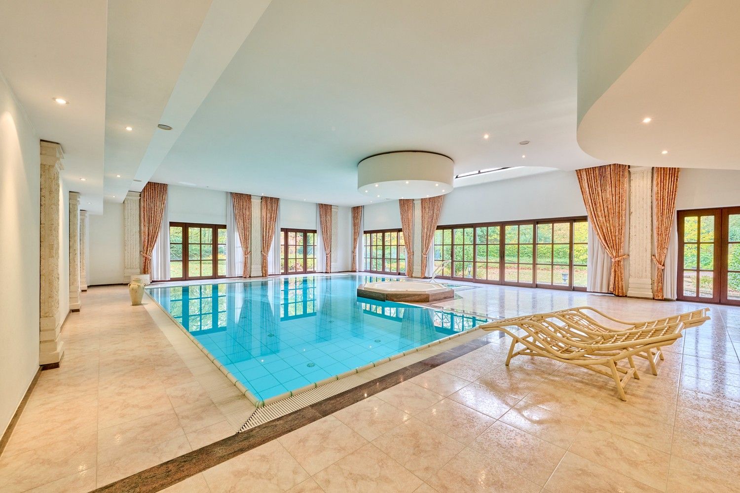 Exclusieve villa op toplocatie – een oase van rust en comfort nabij Maasmechelen en Genk foto 3