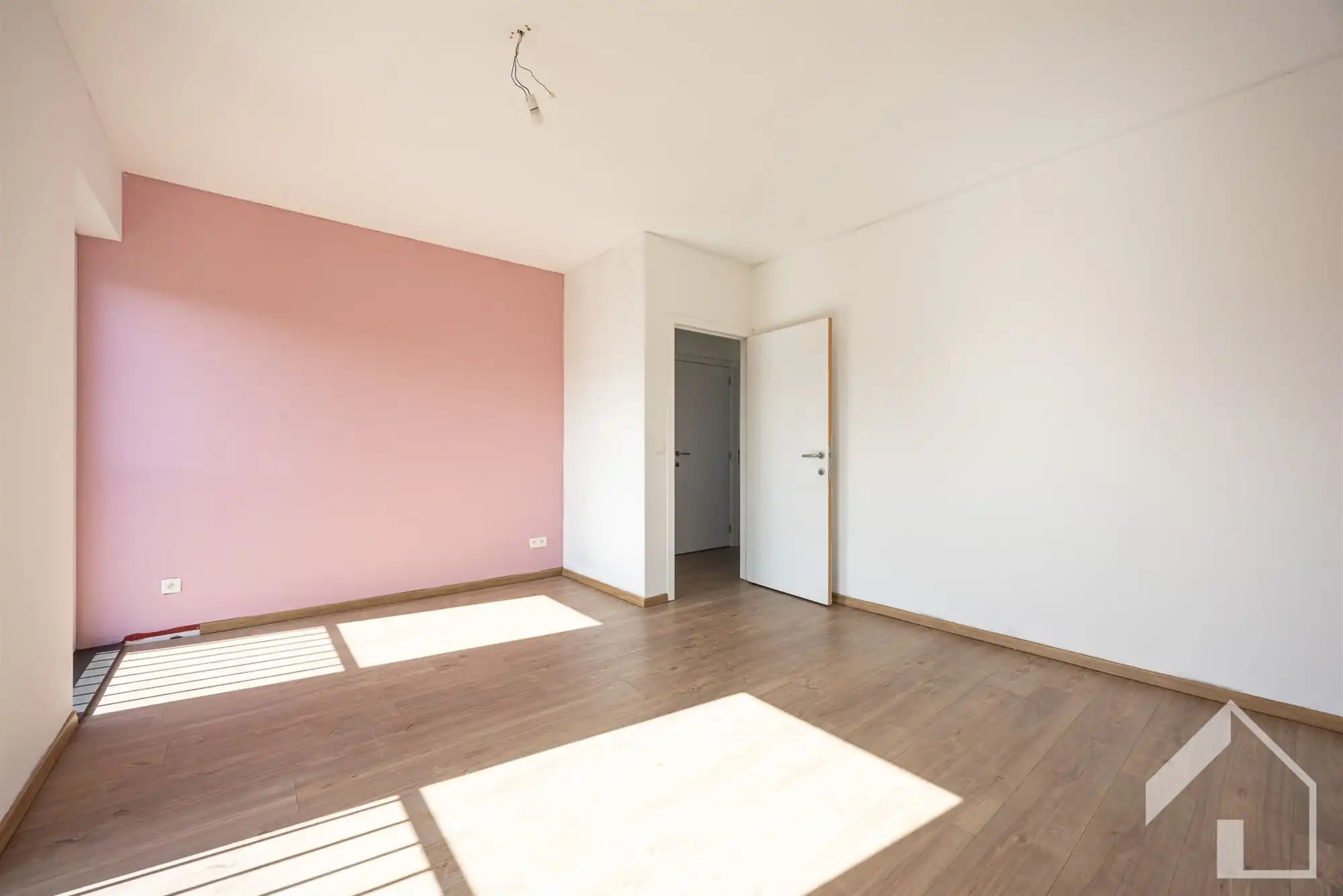 Ruime woning op een rustige locatie! foto 23