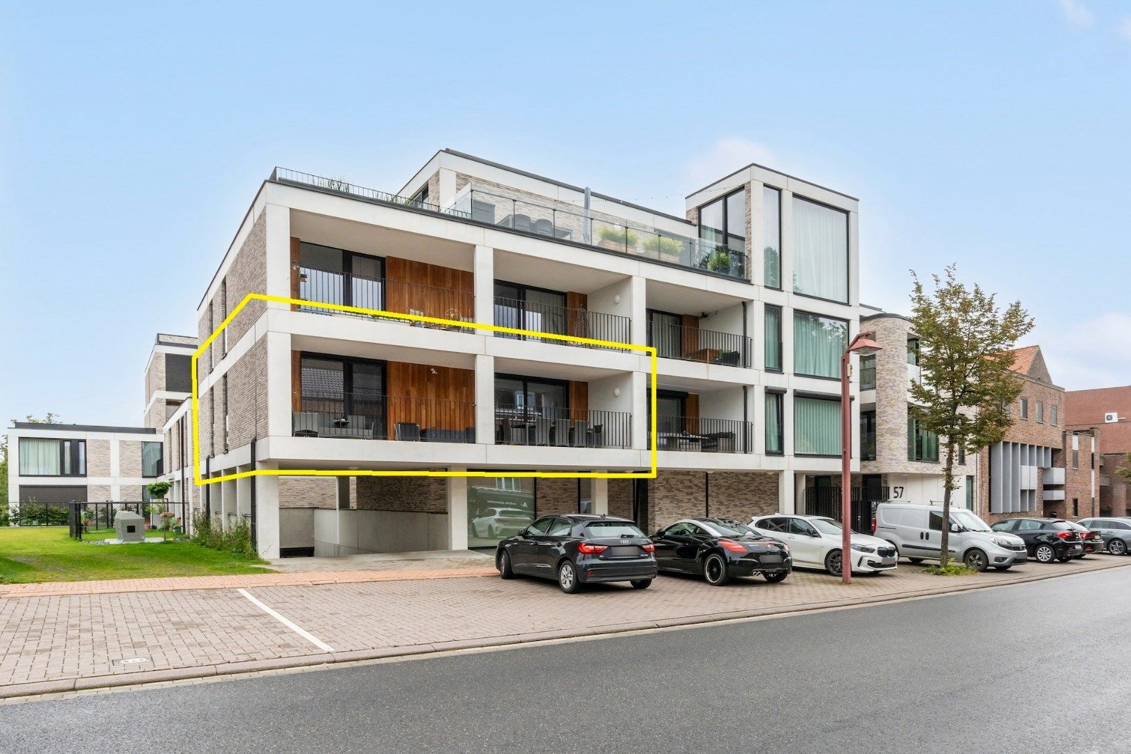 Ruim Appartement (121,65 m²) op de eerste verdieping met 3 slaapkamers en prachtig zuid gericht terras in residentie het Gruunhof foto 1