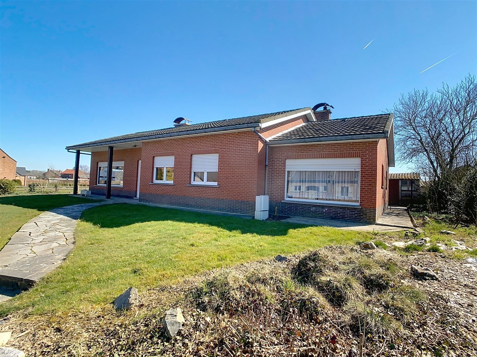 Ruime woning, 3 slpks, terras, tuin, garage, 13a 60ca foto 3