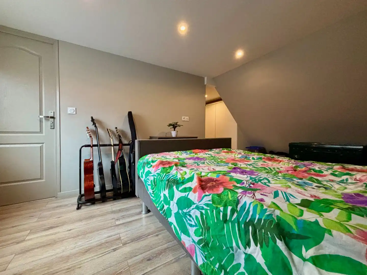 ENERGIEZUINIGE RUIME WONING OP 375M² MET 3 SLPKS, 2 BADKAMERS, GARAGE EN TUIN foto 14